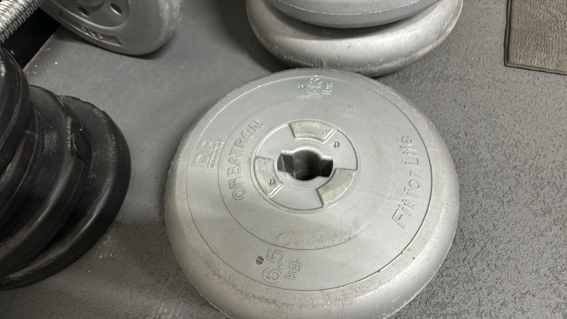 Assorted Plastic Weights - Image 5 of 9