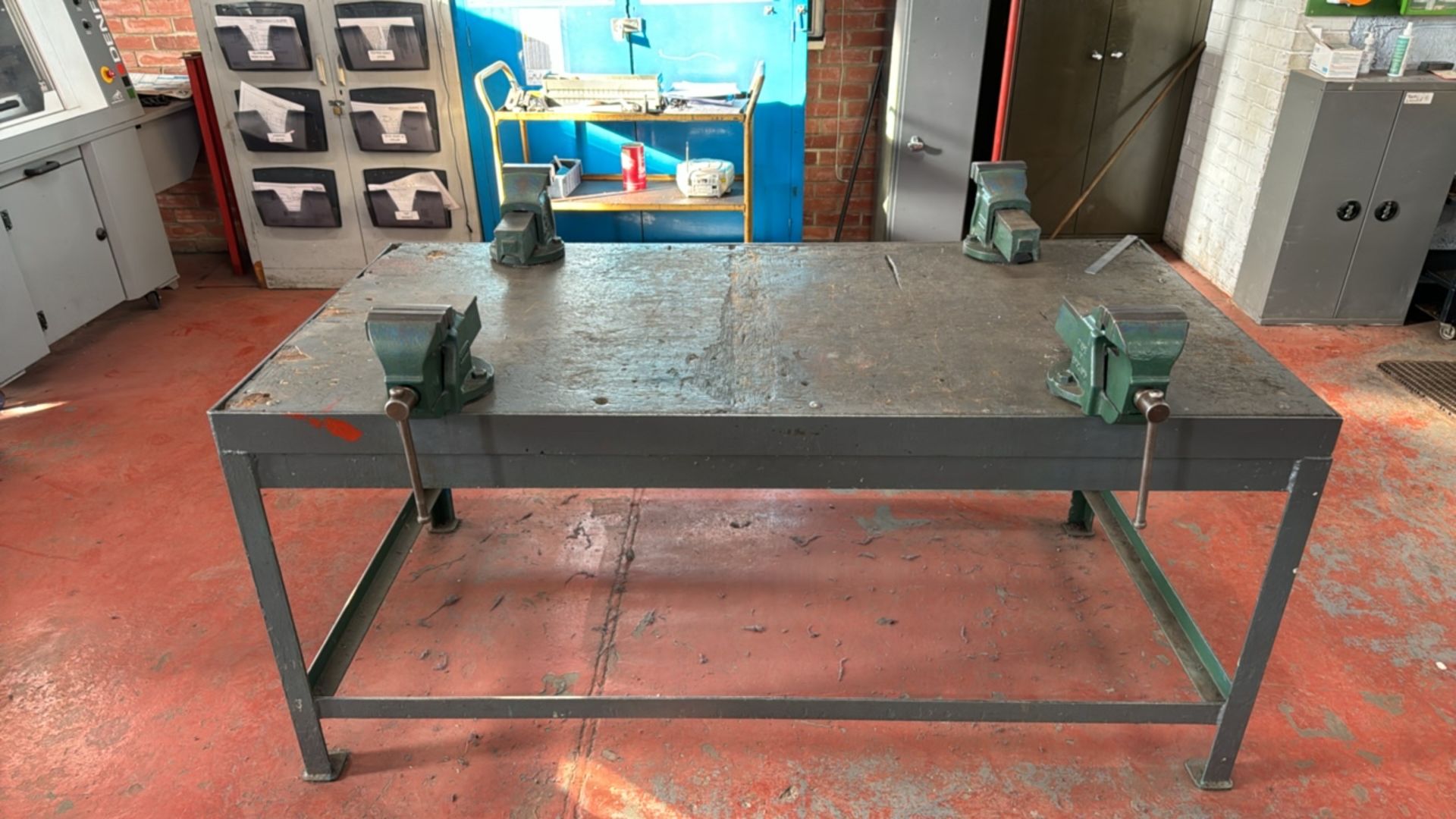 Metal Framed Workbench With 4 Vices - Image 2 of 4