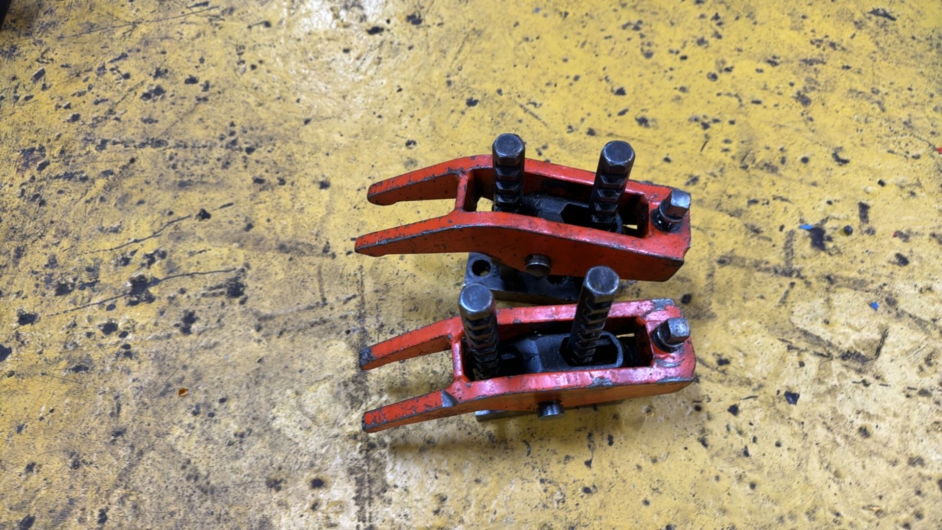 Carver Clamping Set - Image 3 of 4