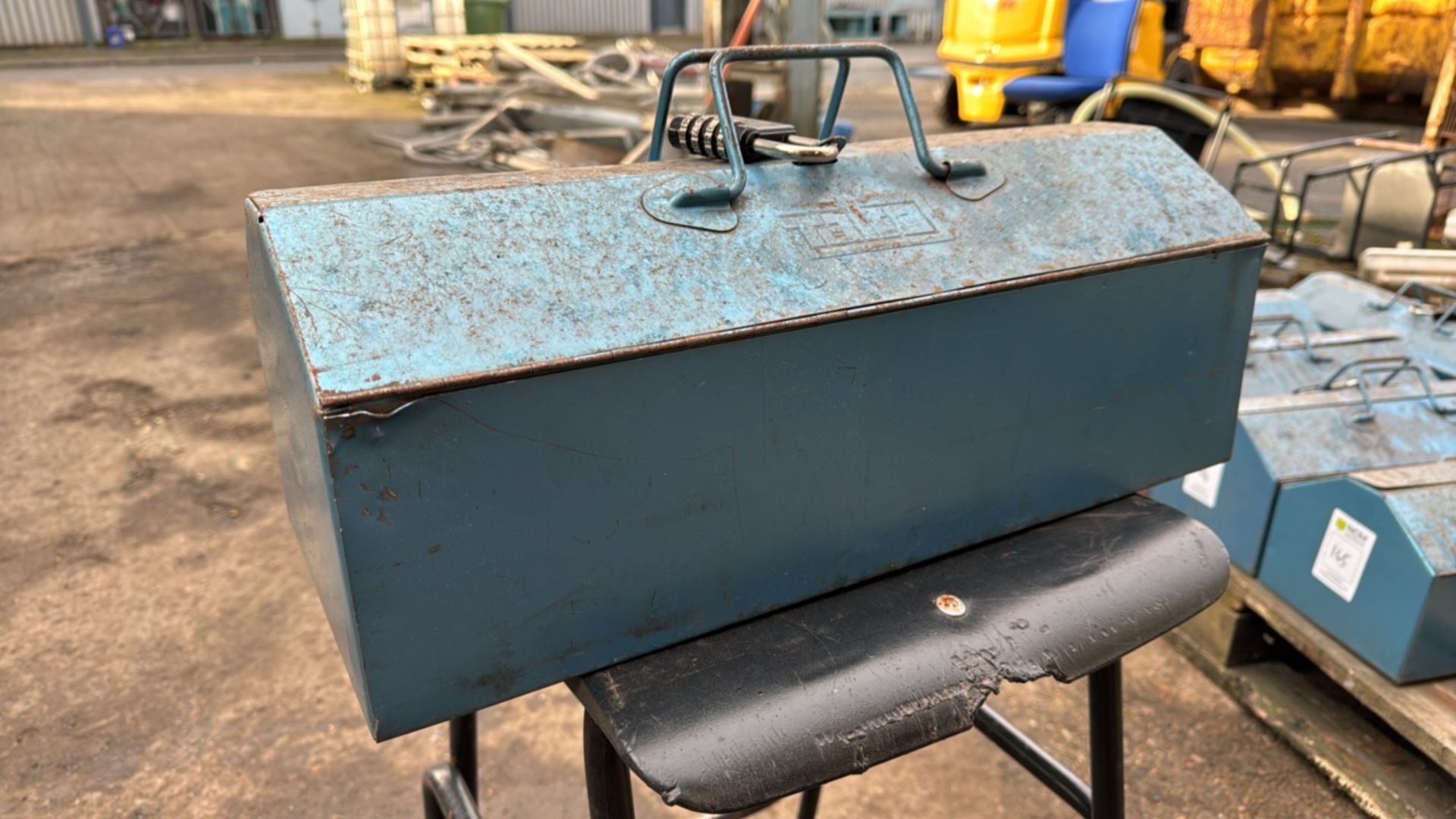 Talco Metal Toolbox & Lock - Bild 3 aus 10