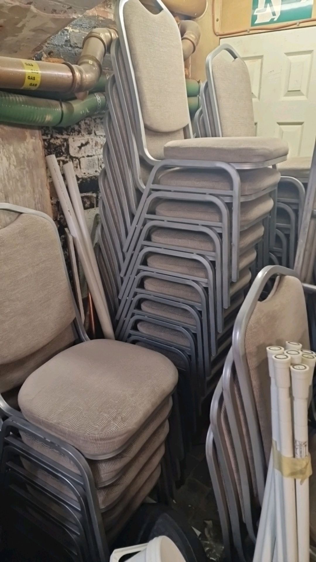 Cream Banqueting Chairs x10 - Image 5 of 5