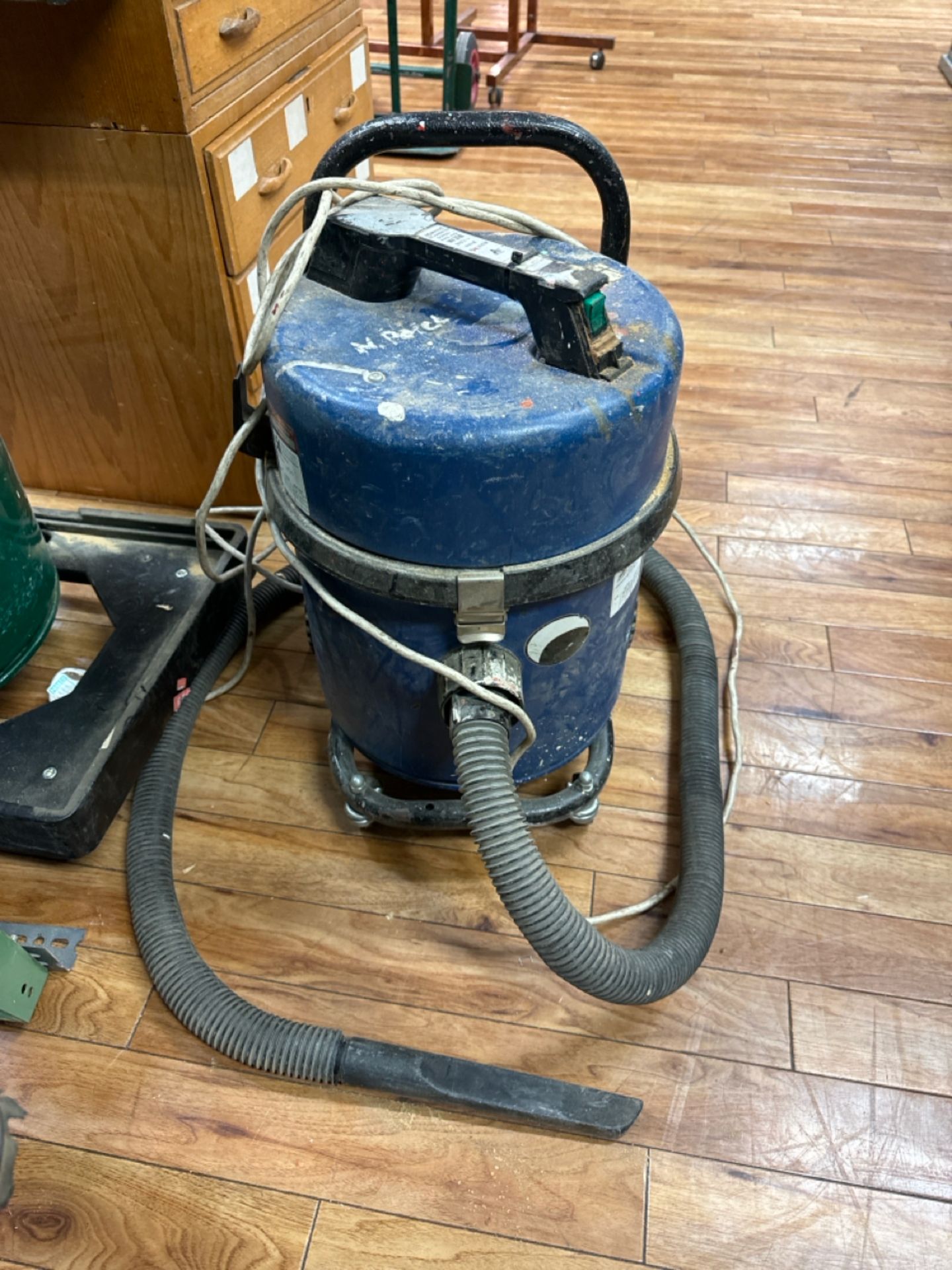Nomatic Vacuum Cleaner - Image 3 of 3