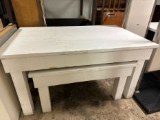 White Wood Nesting Table