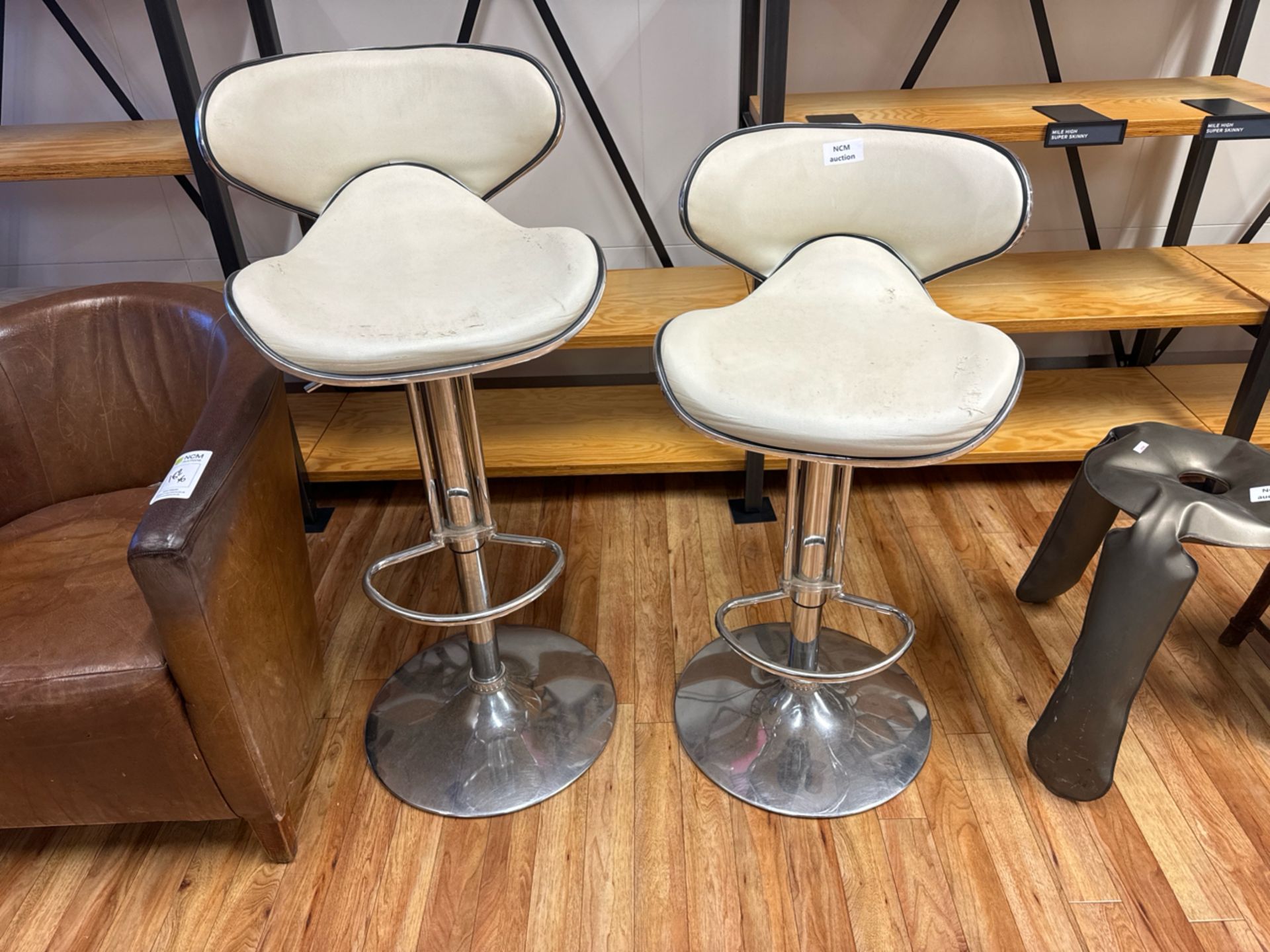 Leather Beauty Stools x2 - Image 3 of 3