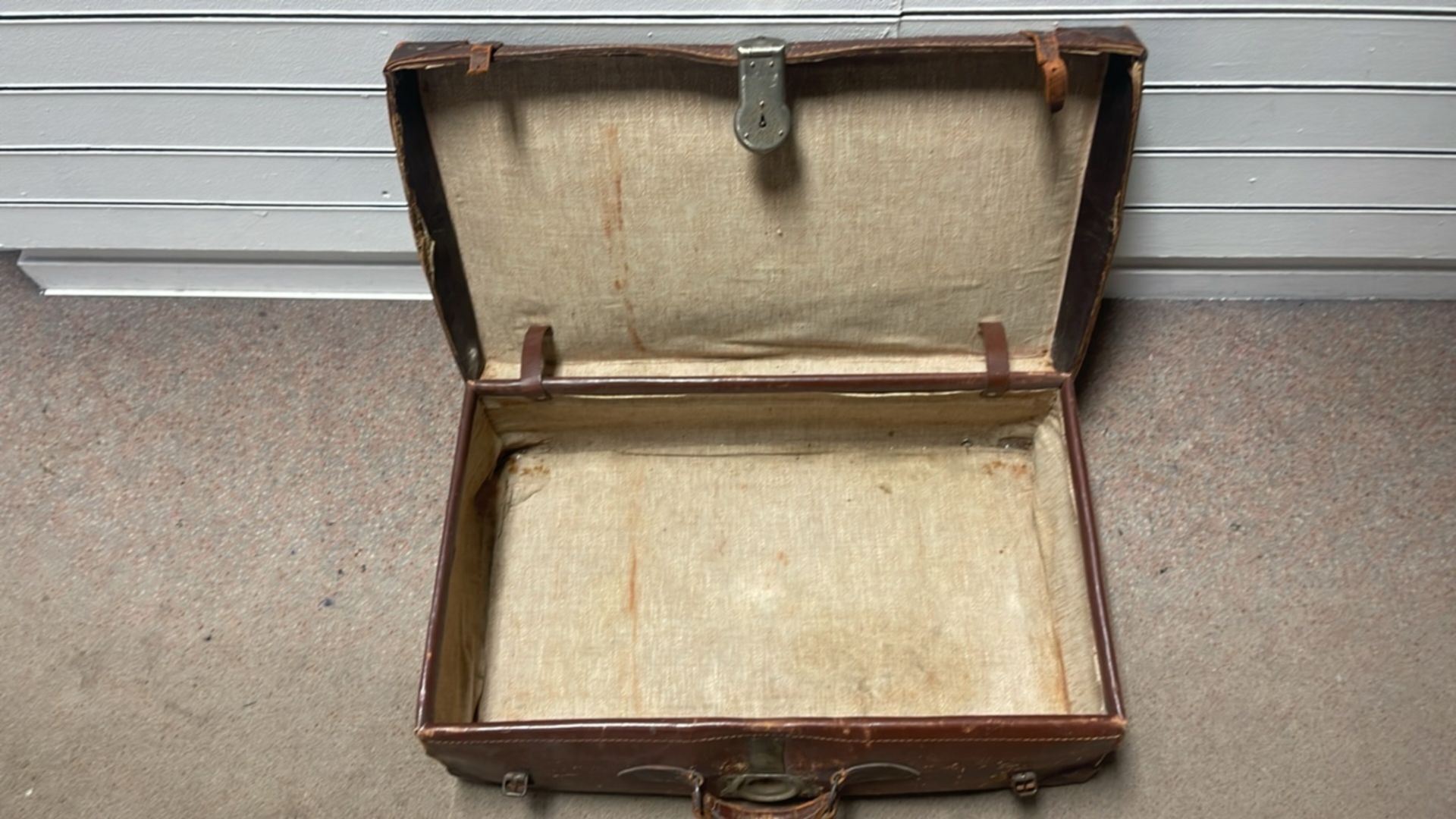 Pair Of Display Suitcases - Image 5 of 10