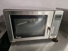 Amana Microwave Oven