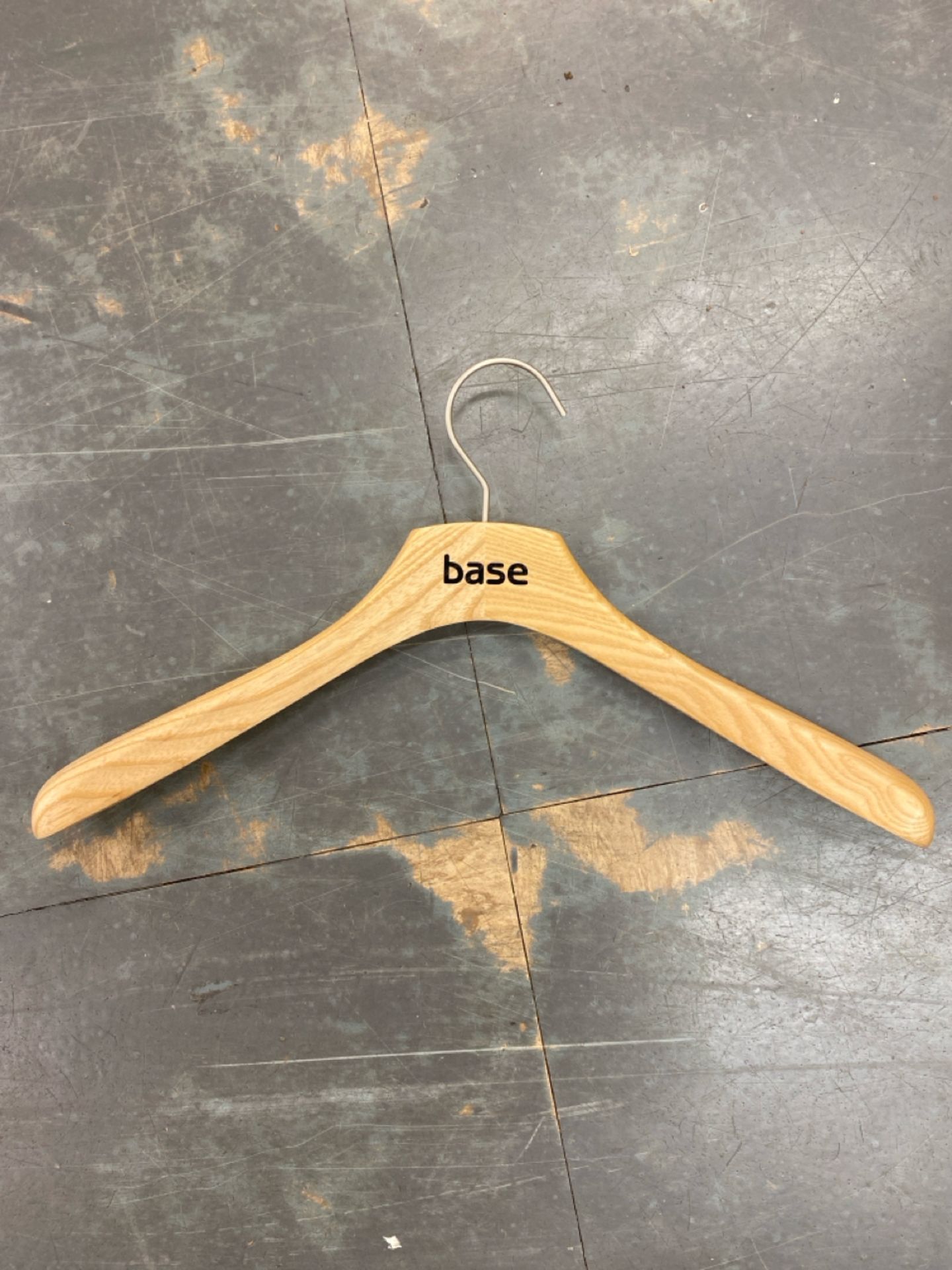 Various Size Hangers - Image 2 of 3