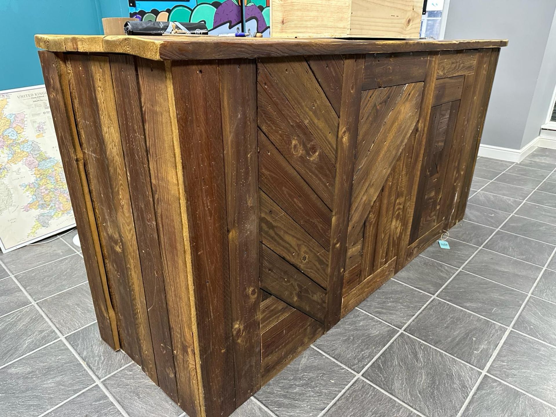 Rustic counter/bar with solid pine boards - Image 4 of 4