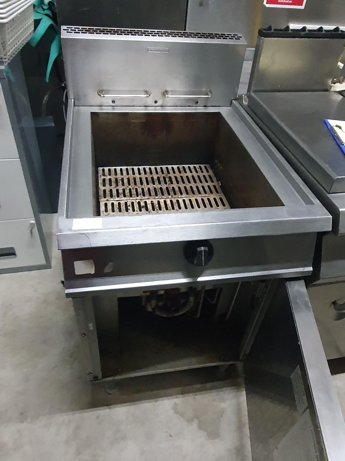 Falcon Dominator G2860 Gas Pedestal Fryer - Image 3 of 4