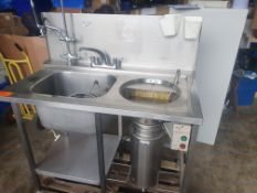 Stainless Steel Sink With Macerator & Wash Arm