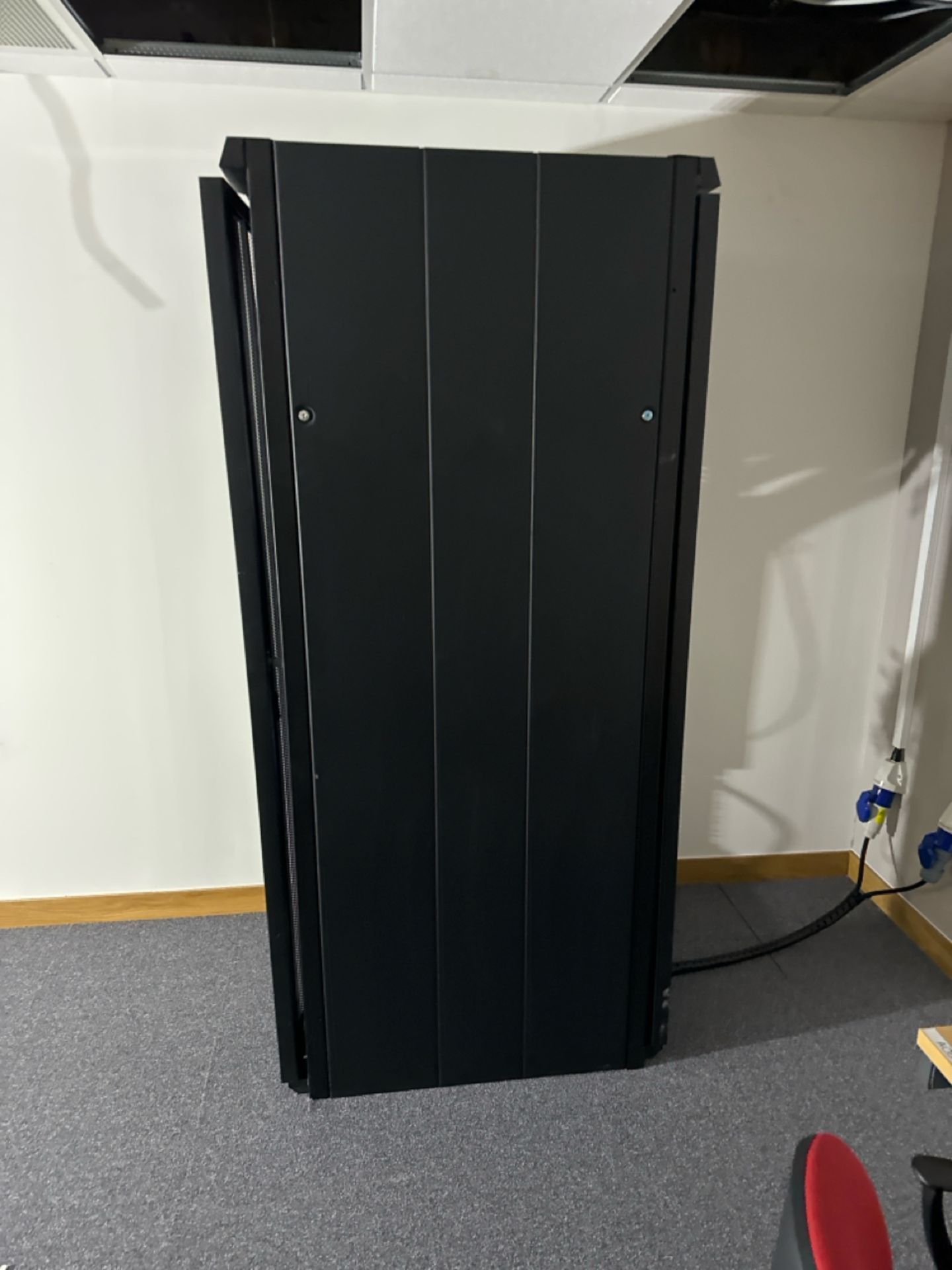 Black Server Cabinet - Image 3 of 3