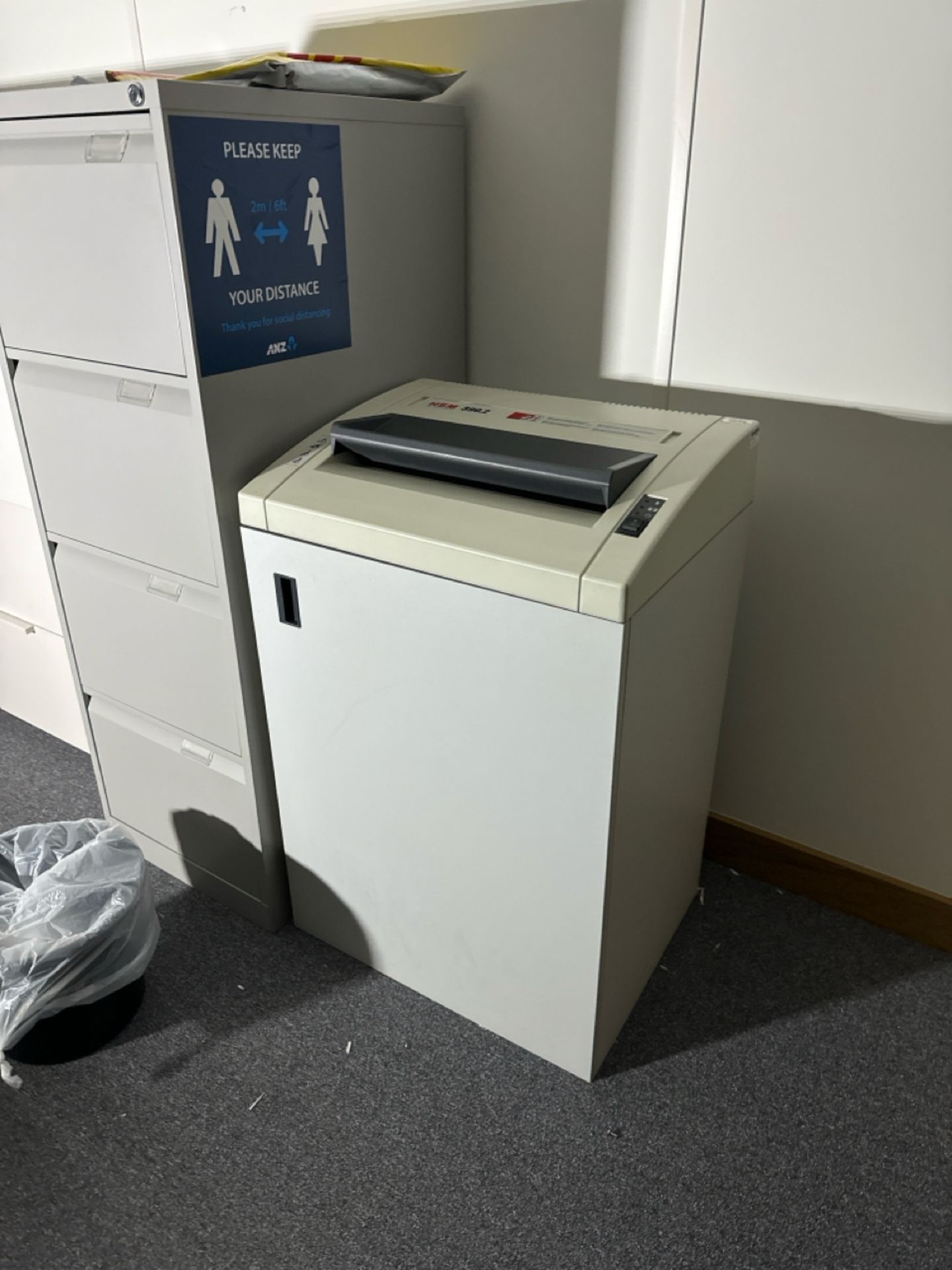 HSM Paper Shredder - Image 2 of 3