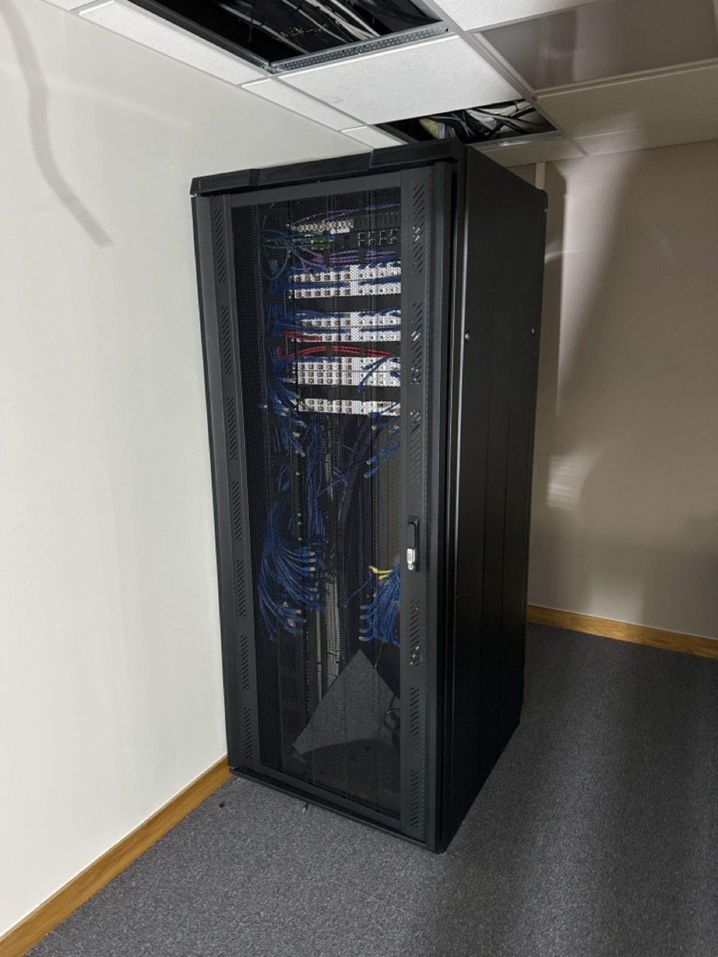 Black Server Cabinet - Image 2 of 3