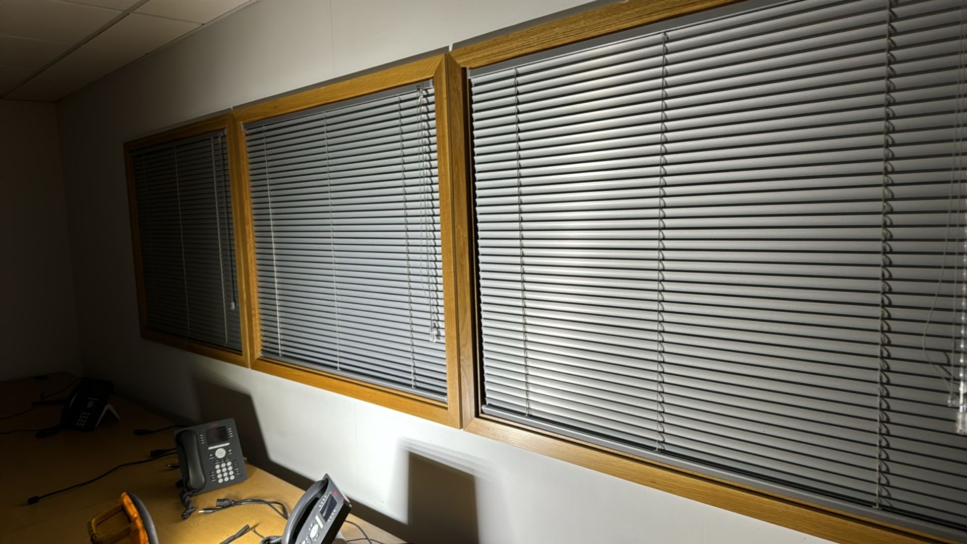 Window Blinds x3 - Image 2 of 4