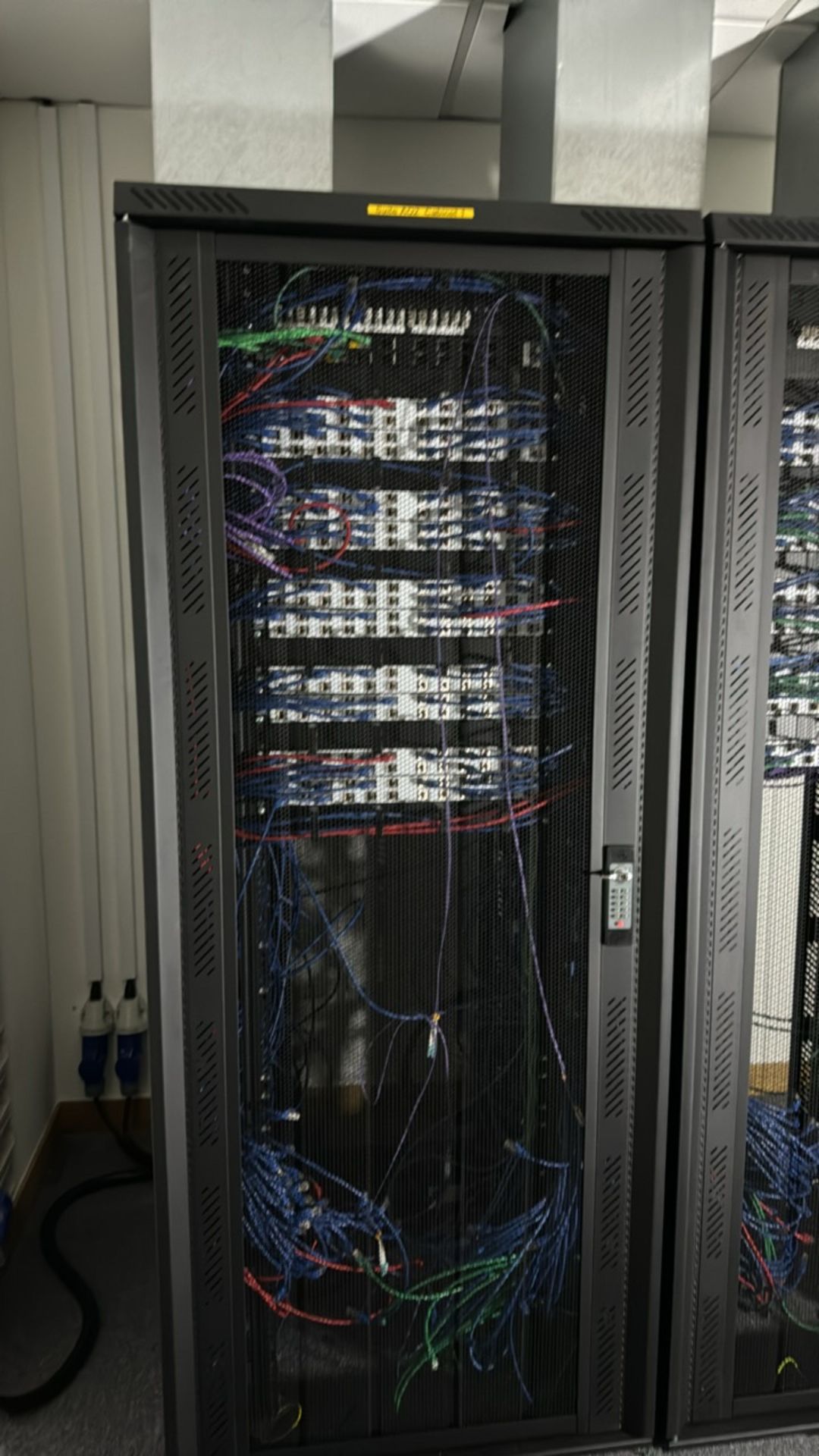 Black Server Cabinet - Image 3 of 3