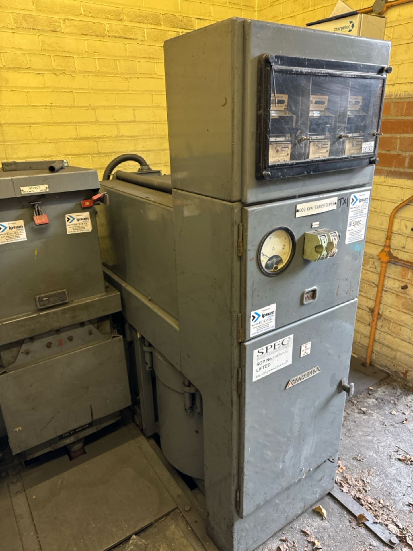 Yorkshire Switchgear Oil Circuit Breaker - Bild 6 aus 6