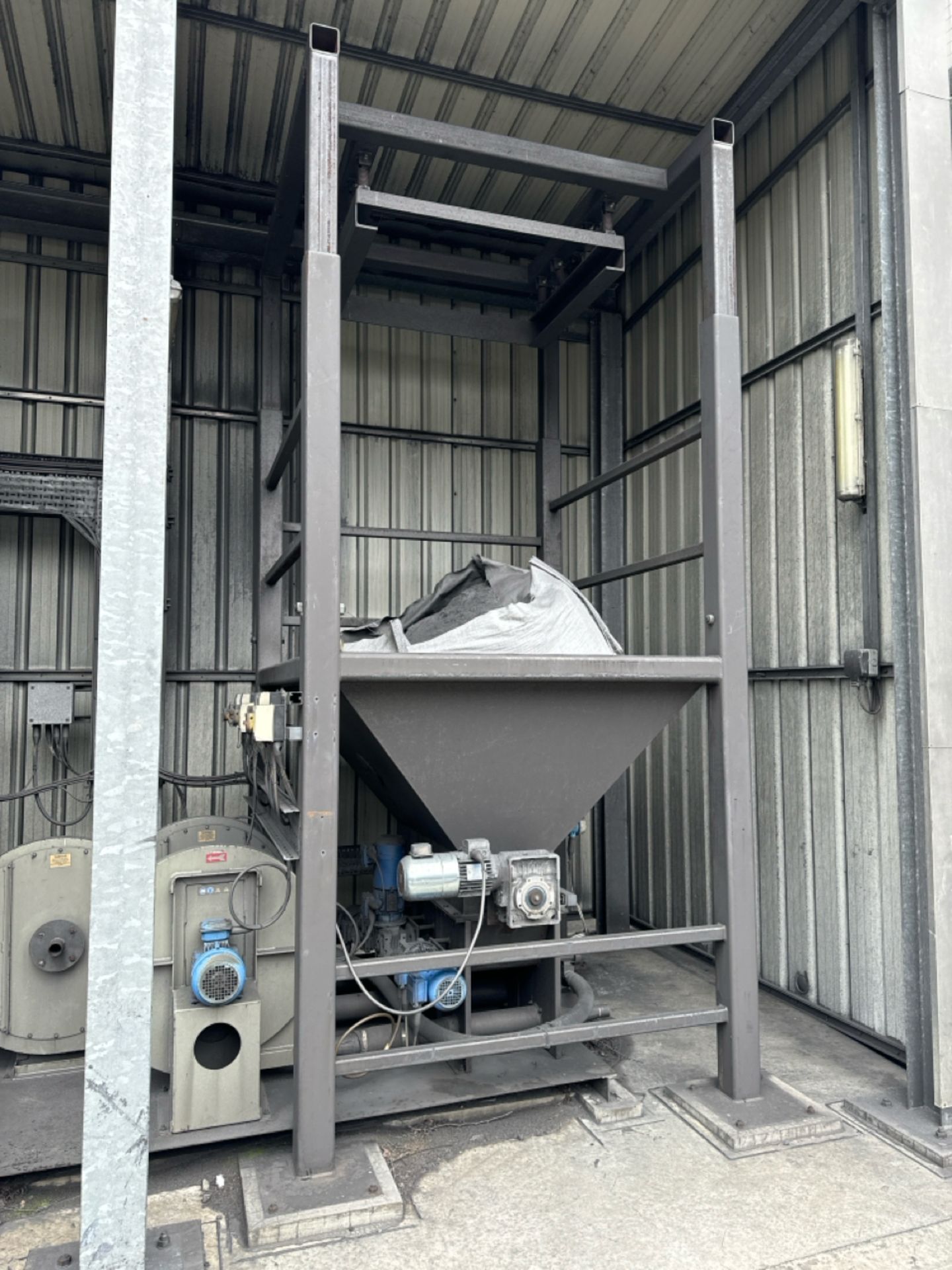 Dust Extraction Hopper - Image 2 of 10