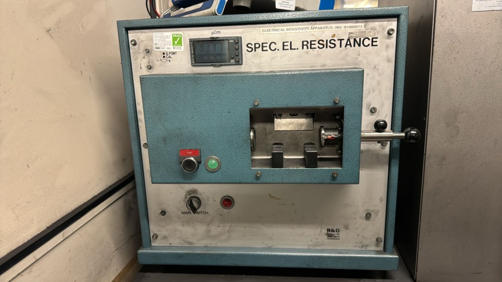 R&D Carbon Cathode Electrical Resistivity machine - Image 2 of 5