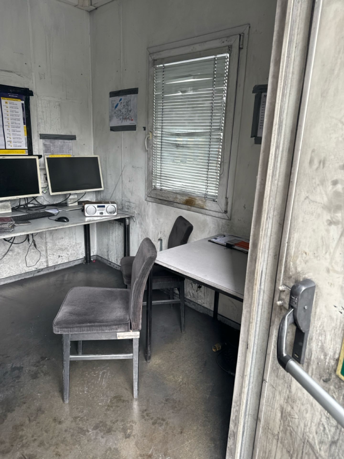 Air conditioned Raised Mobile Office / Cabin - Bild 13 aus 19