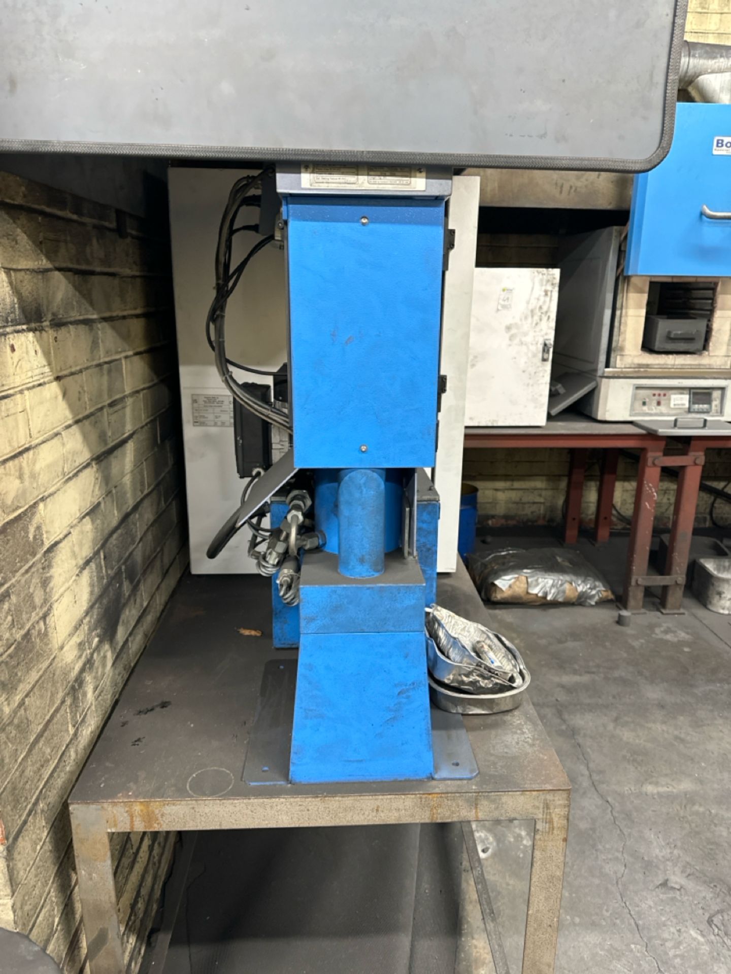 Cold Crushing Strength machine (Non-Functioning) - Bild 3 aus 4