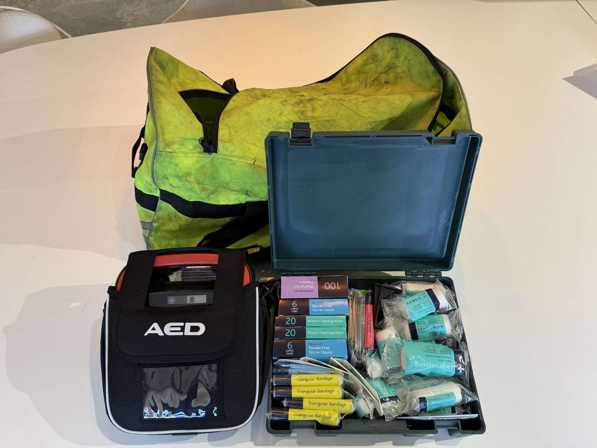 Defibrillator & First Aid Kit - Image 4 of 8