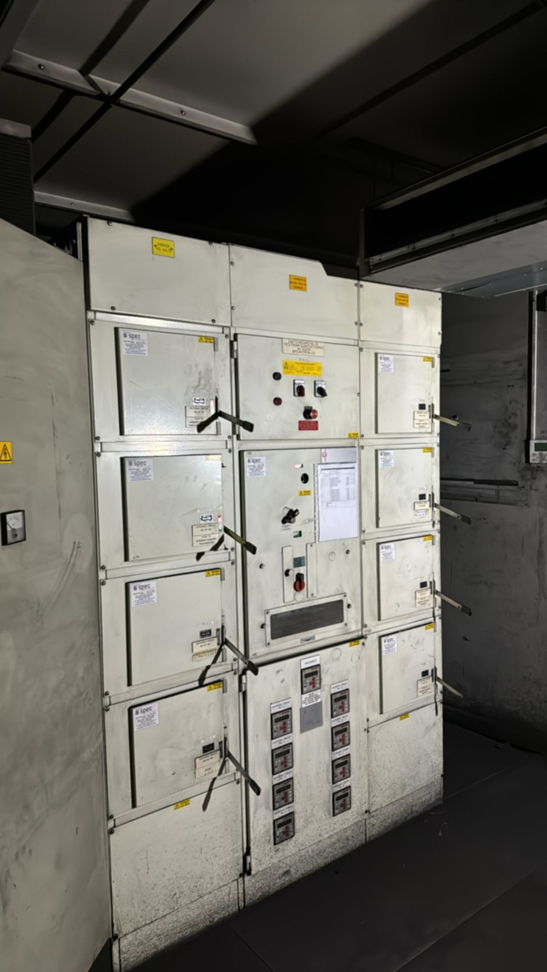 Low Voltage Switchgear Distrubution - Image 2 of 8