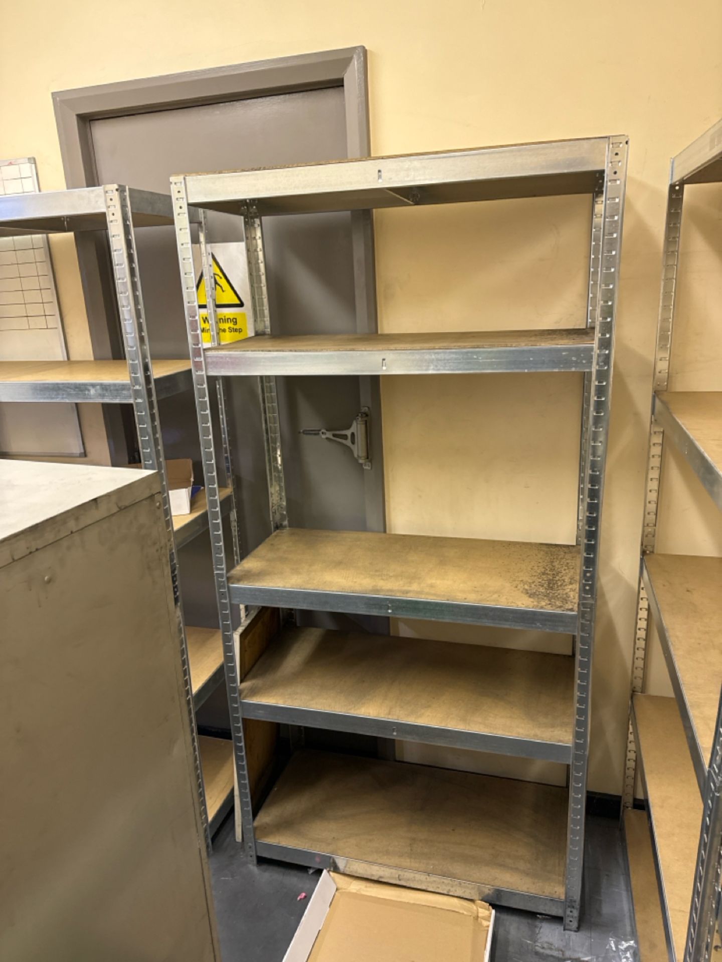 Metal Shelving Units x 8 - NO RESERVE - Image 4 of 6