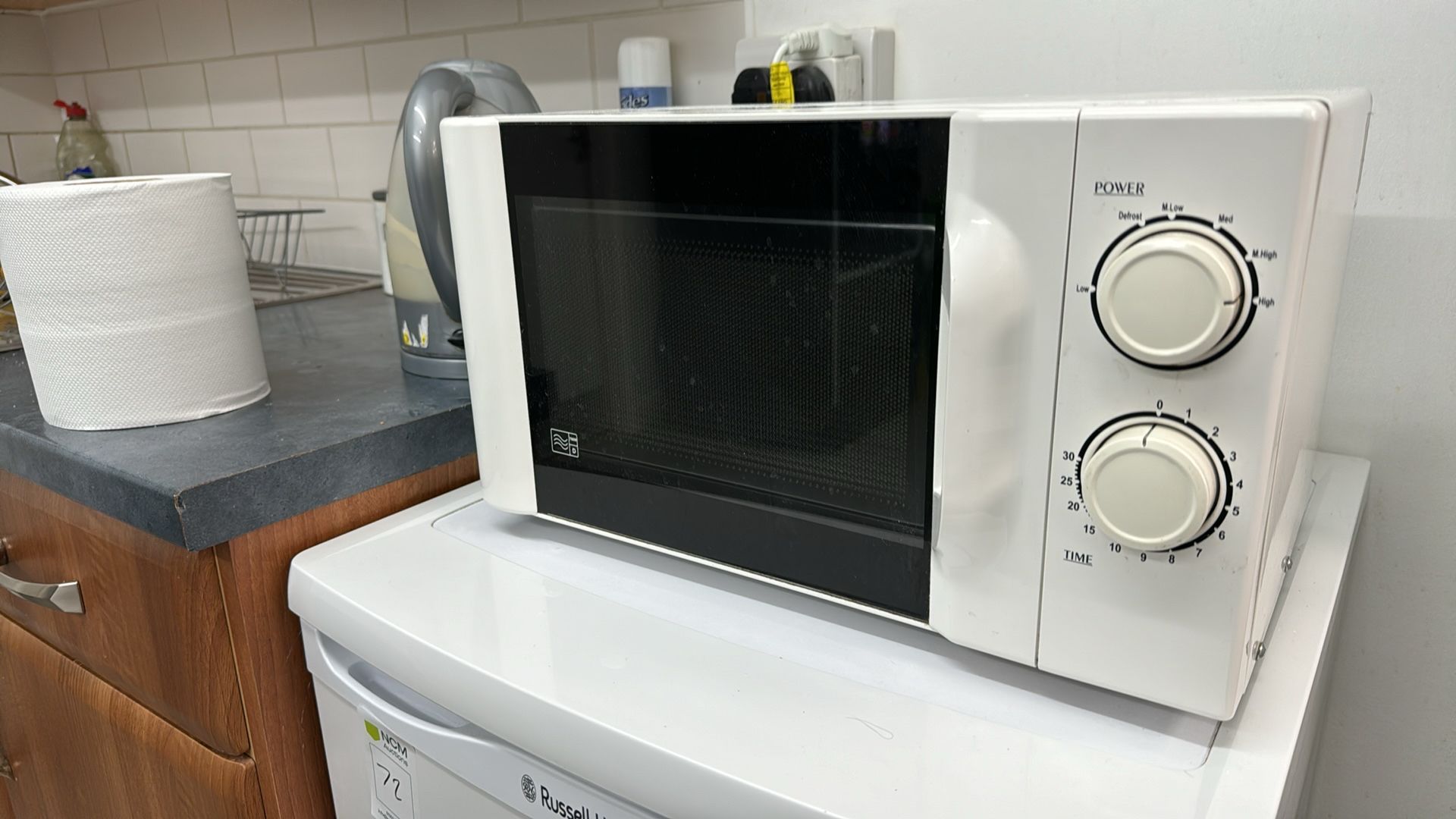 CURRYS ESSENTIALS Microwave - Image 2 of 3
