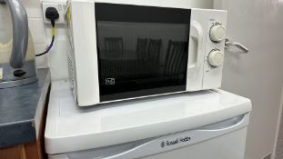 CURRYS ESSENTIALS Microwave