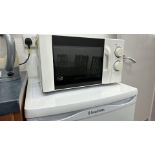 CURRYS ESSENTIALS Microwave