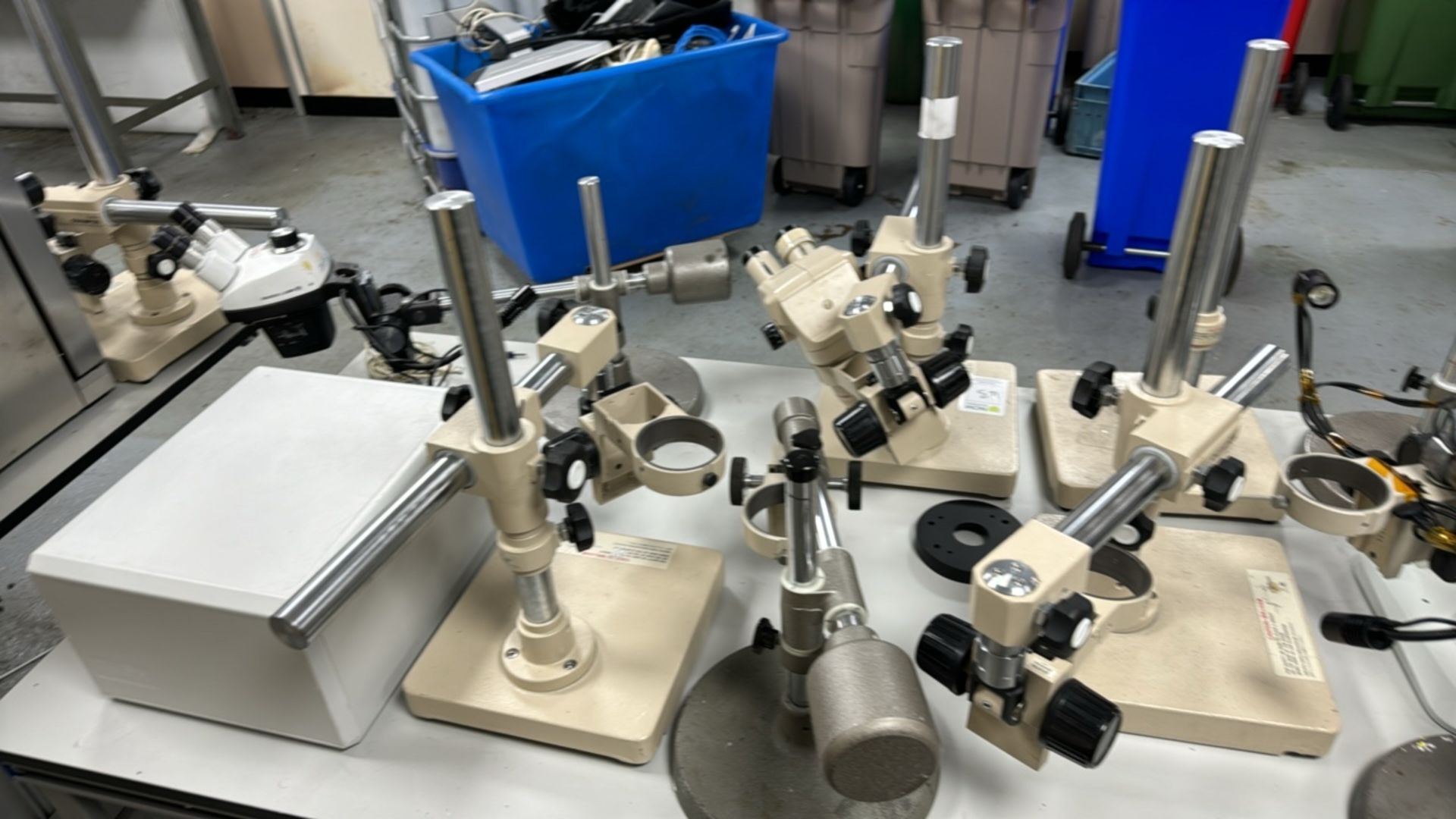 Quantity Of Microscope Arms - Image 3 of 6