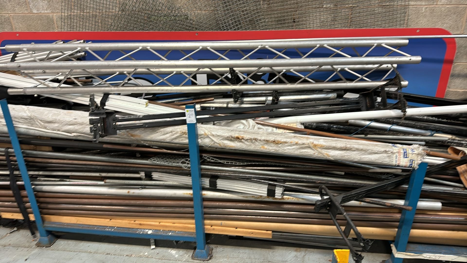 Quantity of metal pipes & scrap metal - Image 4 of 5