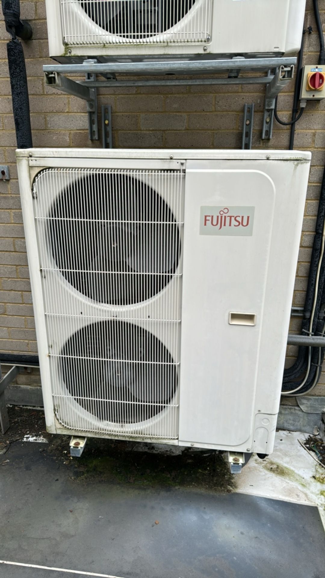 Fujitsu Outside Air Conditioner Unit - Image 2 of 4