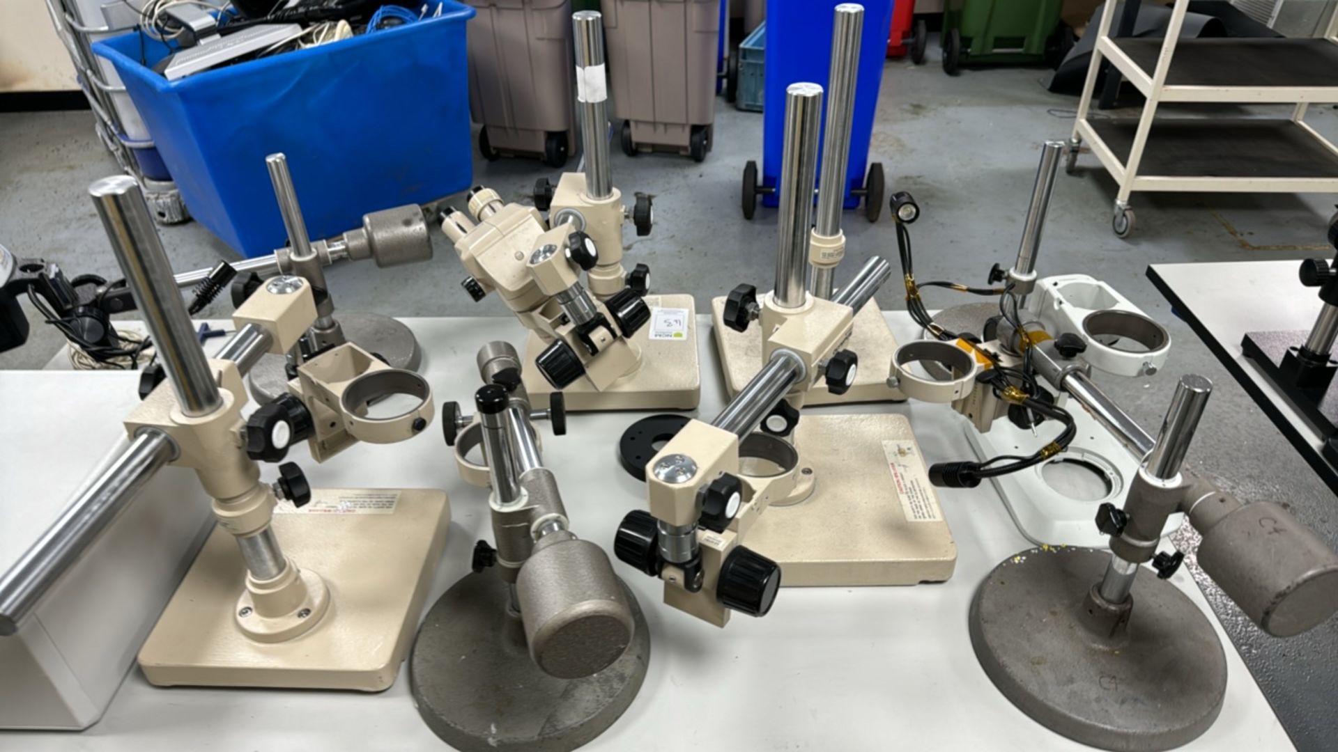 Quantity Of Microscope Arms