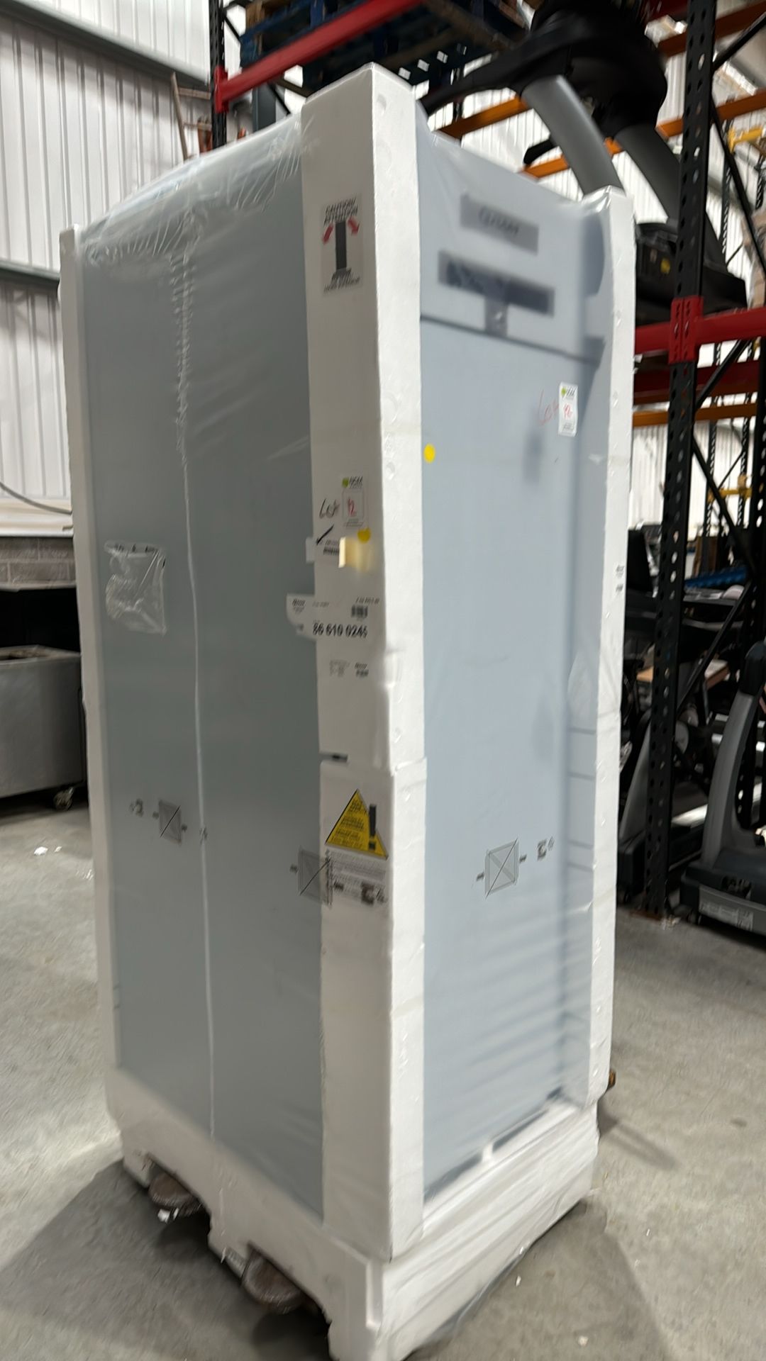 F 610 RG C 4N Freezer - Image 3 of 7