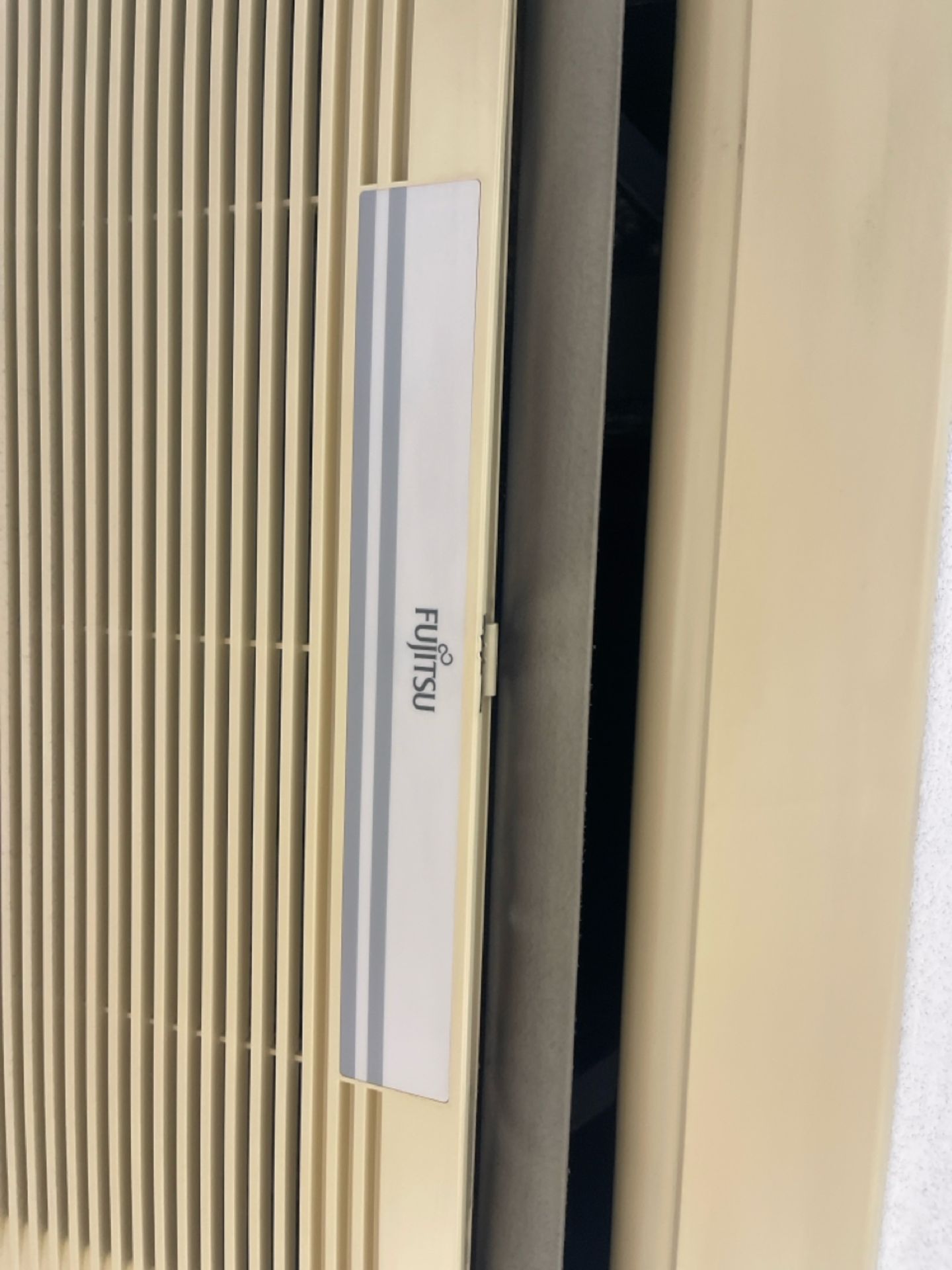 Fujitsu Air Conditioning Ceiling Cassette - Bild 2 aus 2