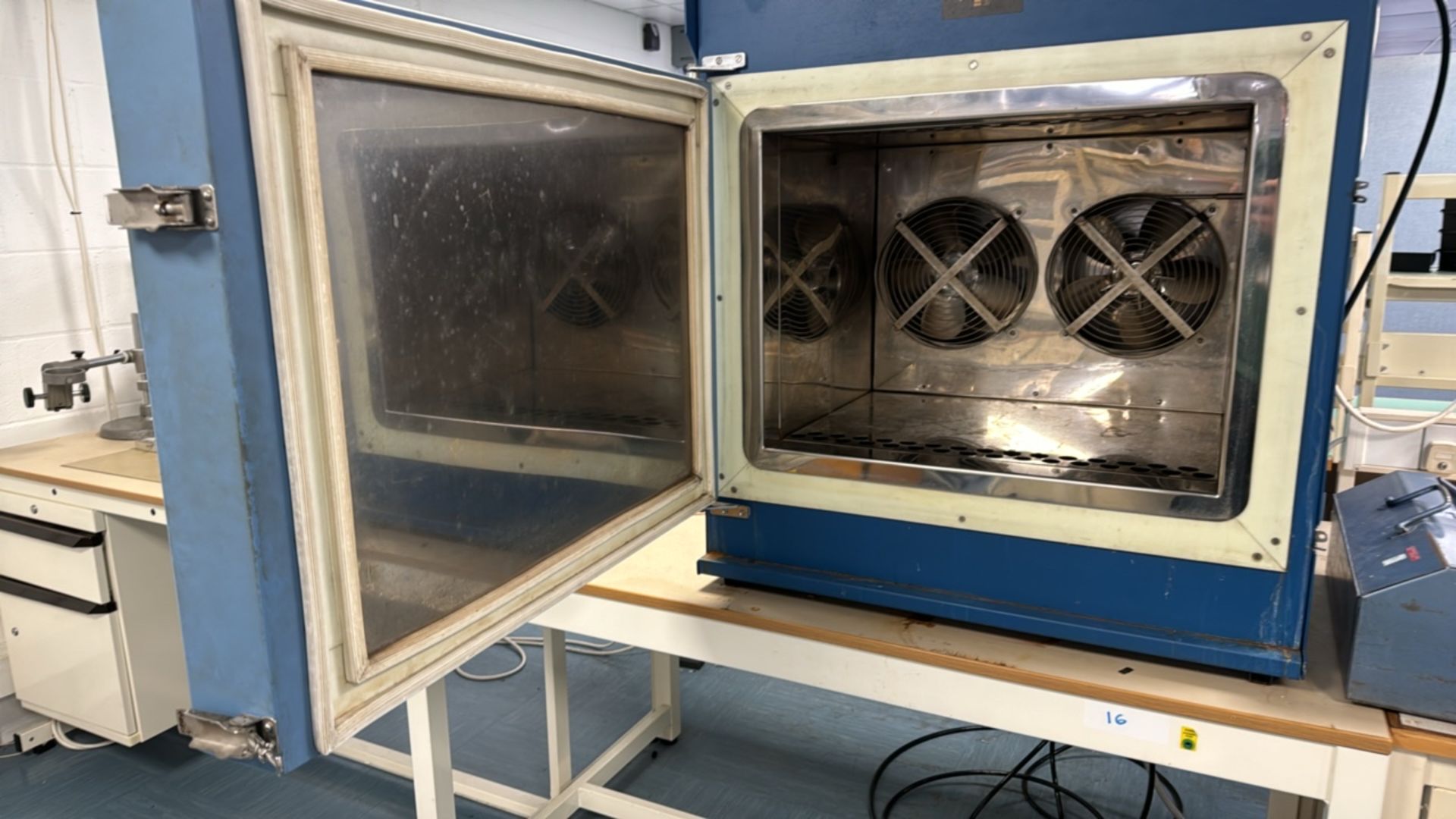 Montford Mini-Lab Bench Top Environmental Test Chamber - Image 3 of 6