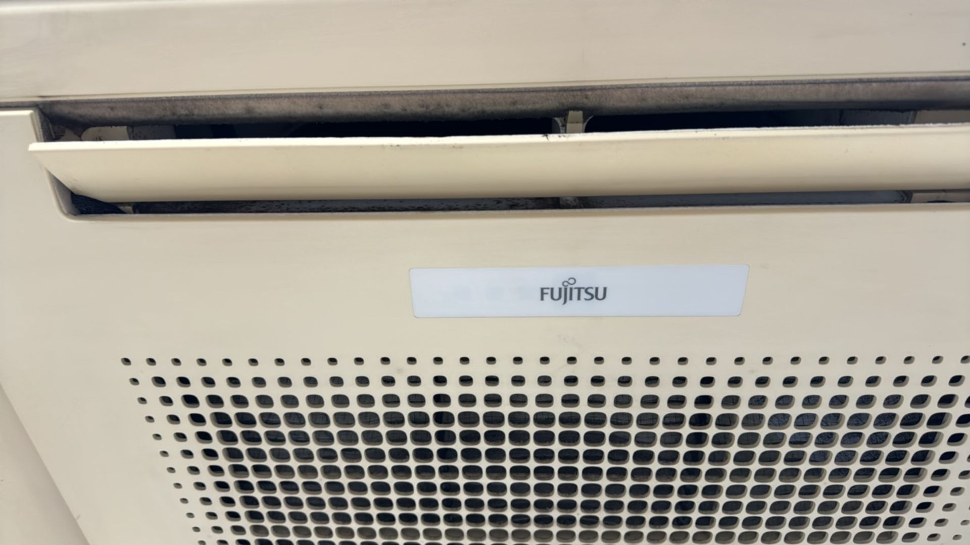 Fujitsu Air Conditioning Ceiling Cassette - Image 2 of 2