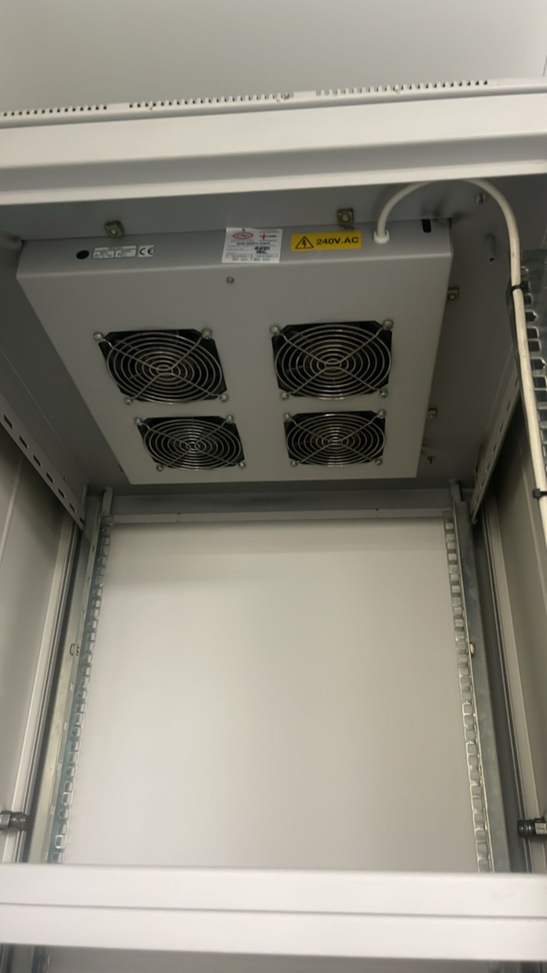 Metal Server Storage Cabinet - Image 5 of 6