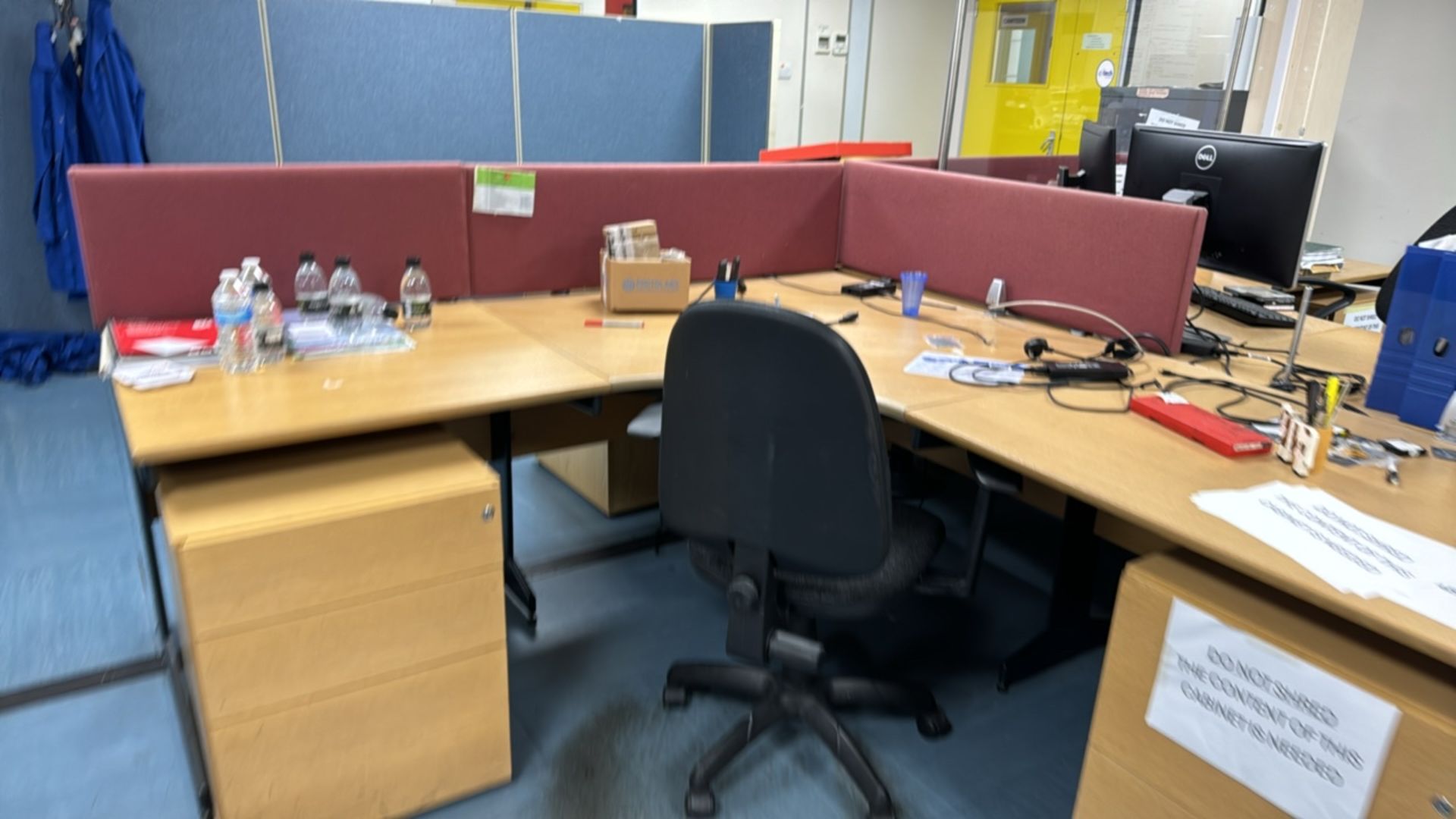 Bank Of 4 Office Desks - Image 5 of 8