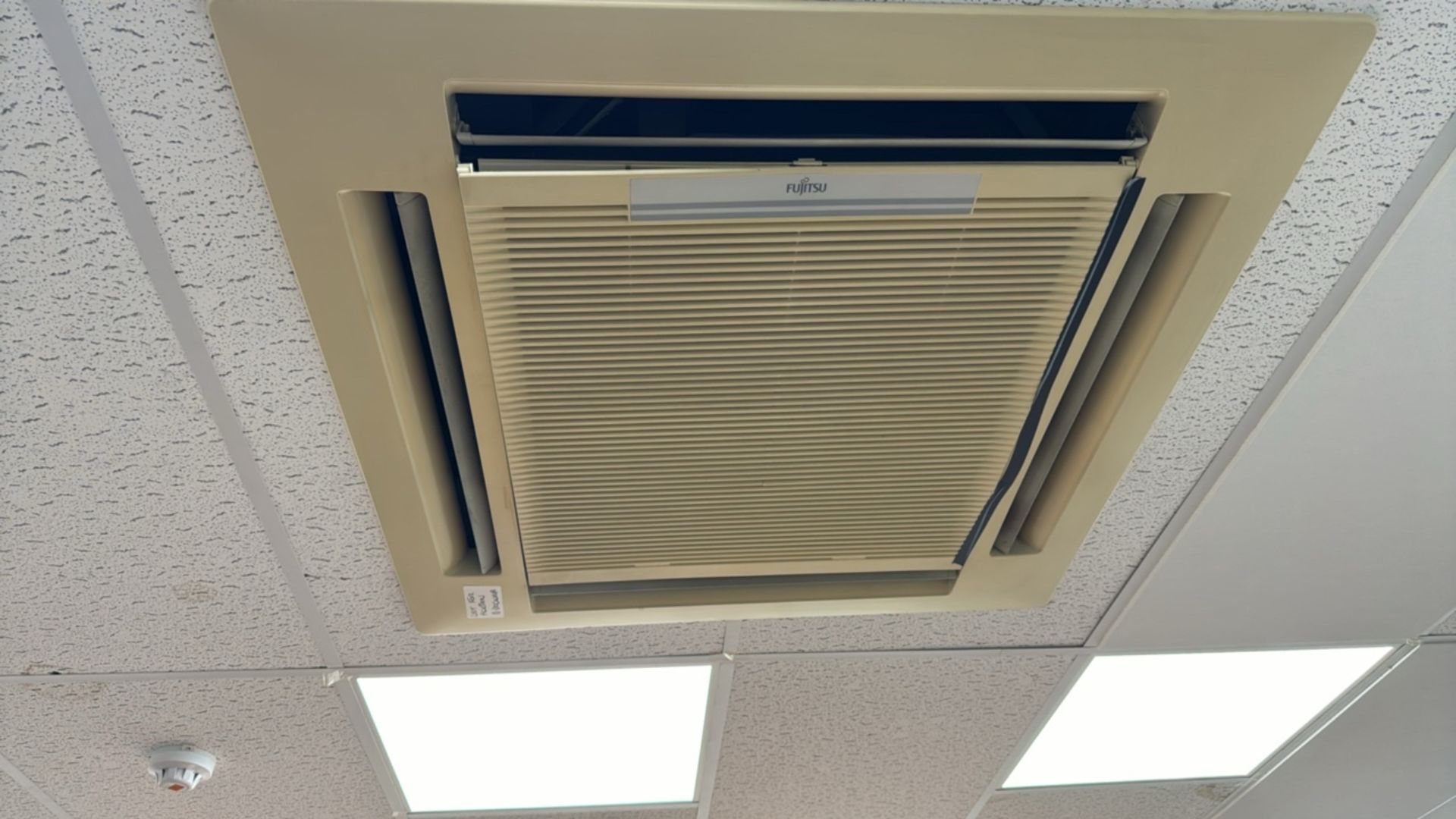 Fujitsu Air Conditioning Ceiling Cassette - Image 3 of 5