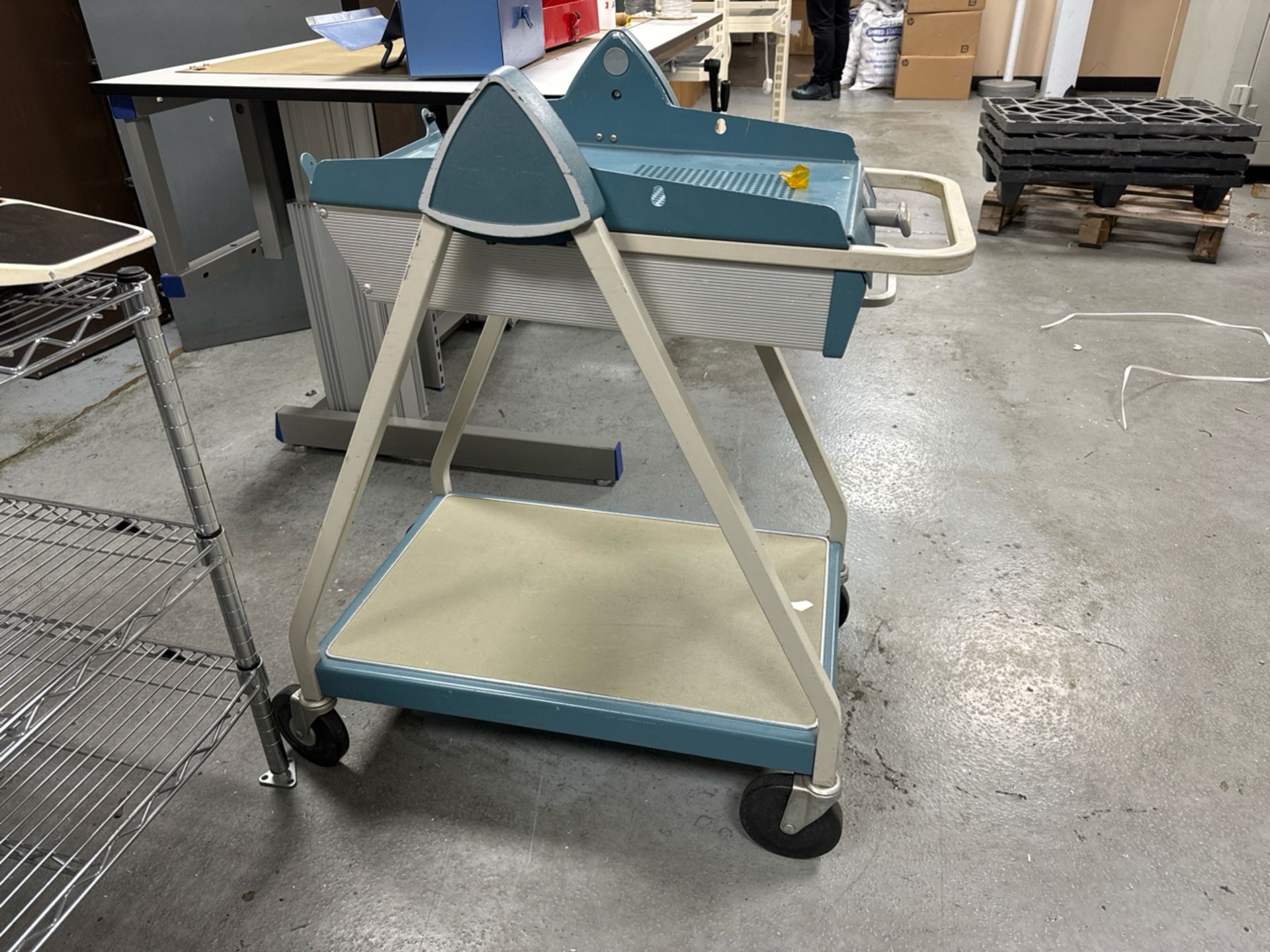 Tektronix Scope Mobile Trolley - Bild 4 aus 5