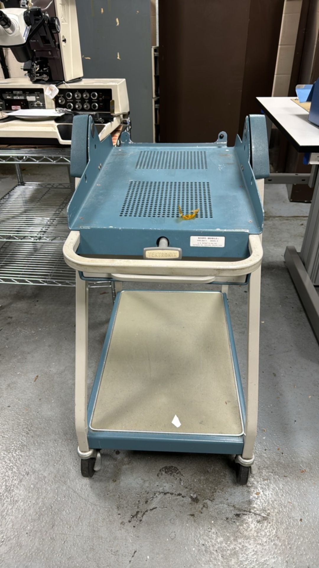 Tektronix Scope Mobile Trolley - Bild 3 aus 5