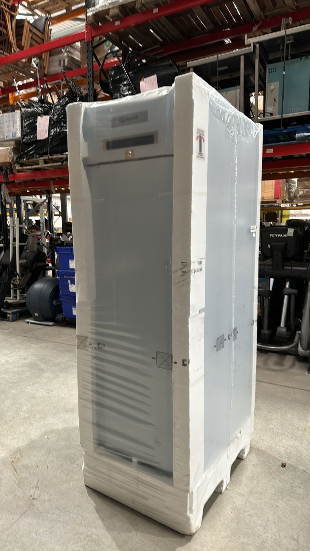 F 610 RG C 4N Freezer - Image 2 of 6