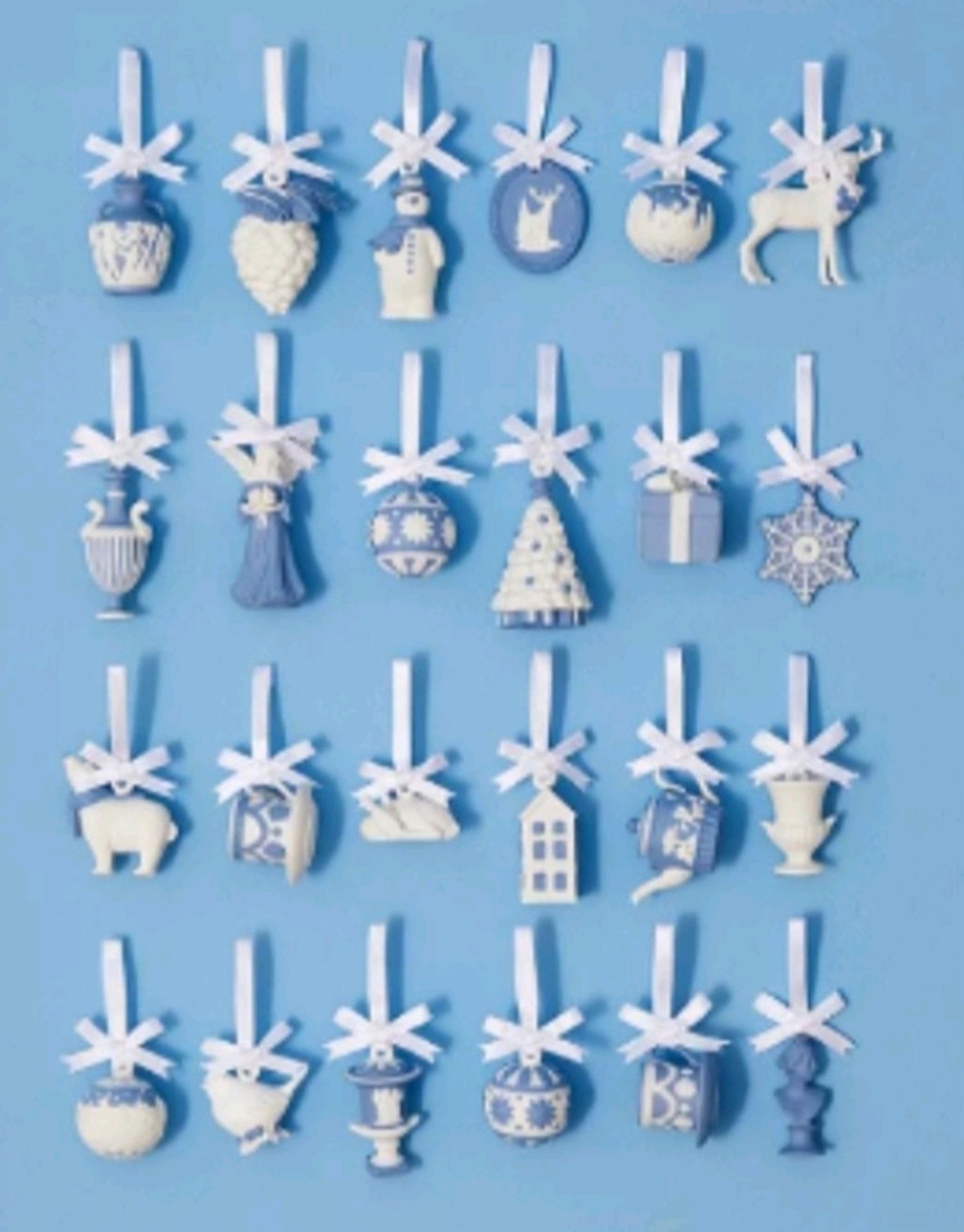 Wedgwood Fine Bone China Christmas Advent CalendarIncludes 24 Doors - Image 5 of 5