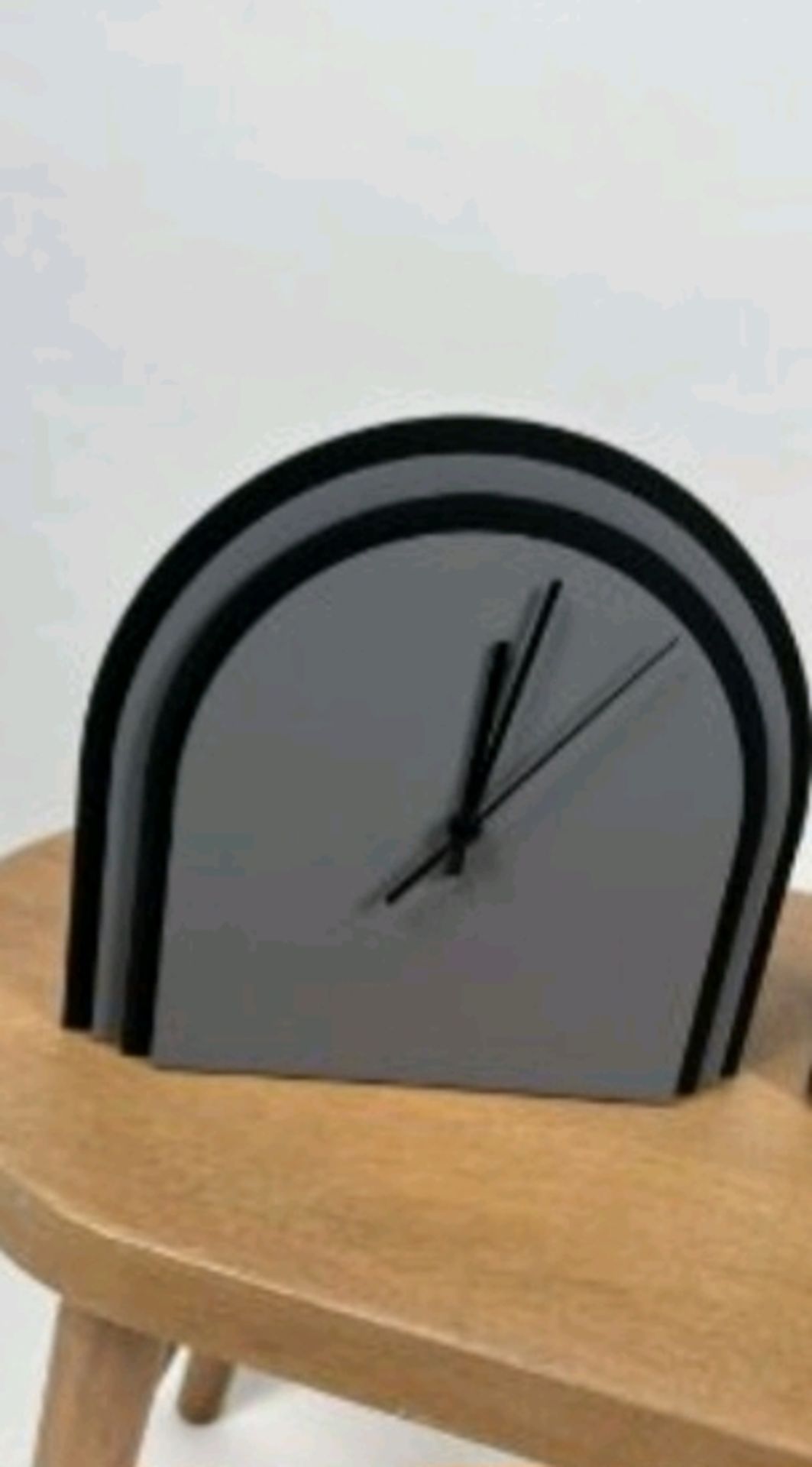 Rudi Grey Central Desk Clock - Image 3 of 5