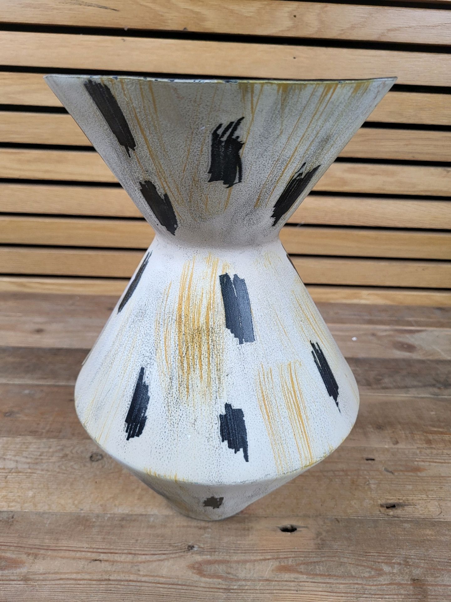 Metal Vase - Image 3 of 3
