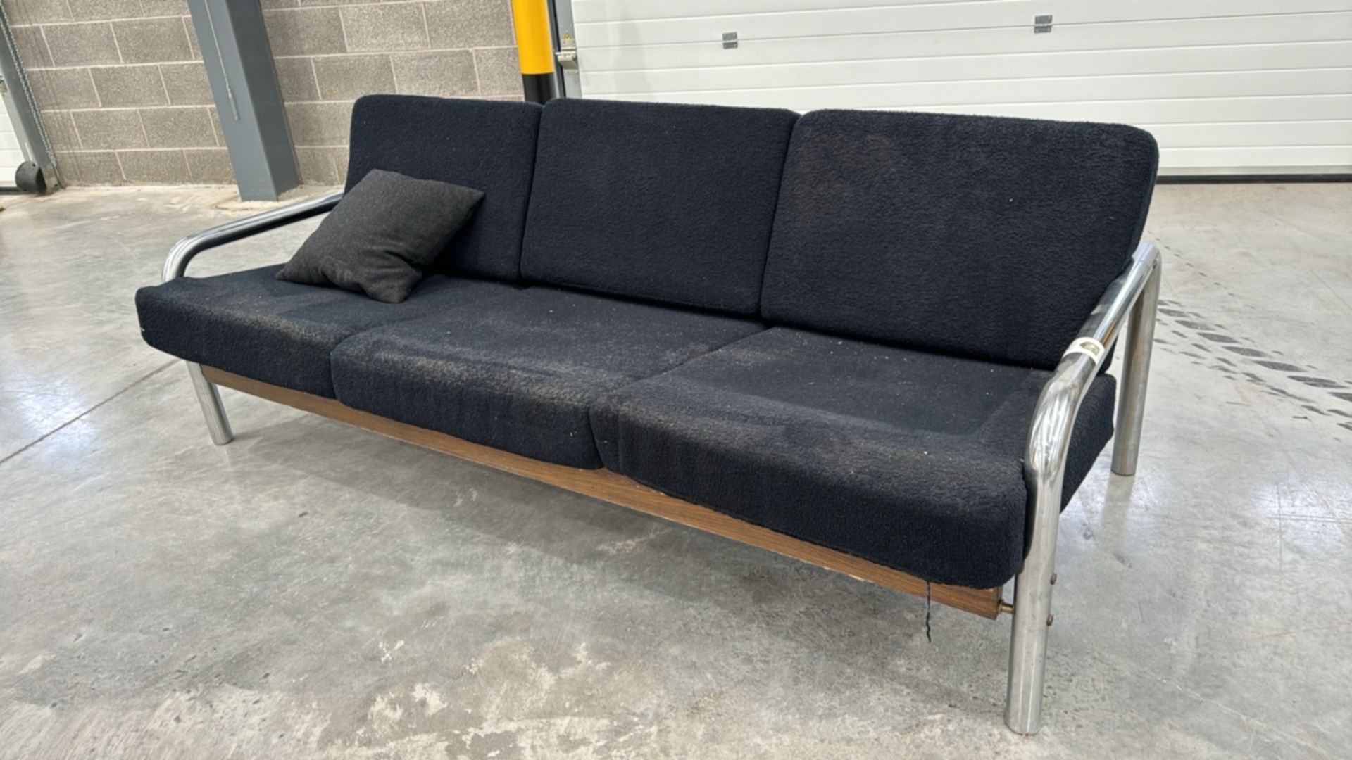 Black Sofa - Bild 2 aus 3