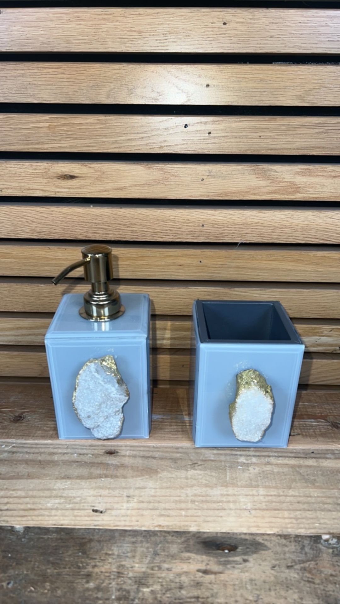 Luxe Agate Bathroom Set - Image 6 of 6
