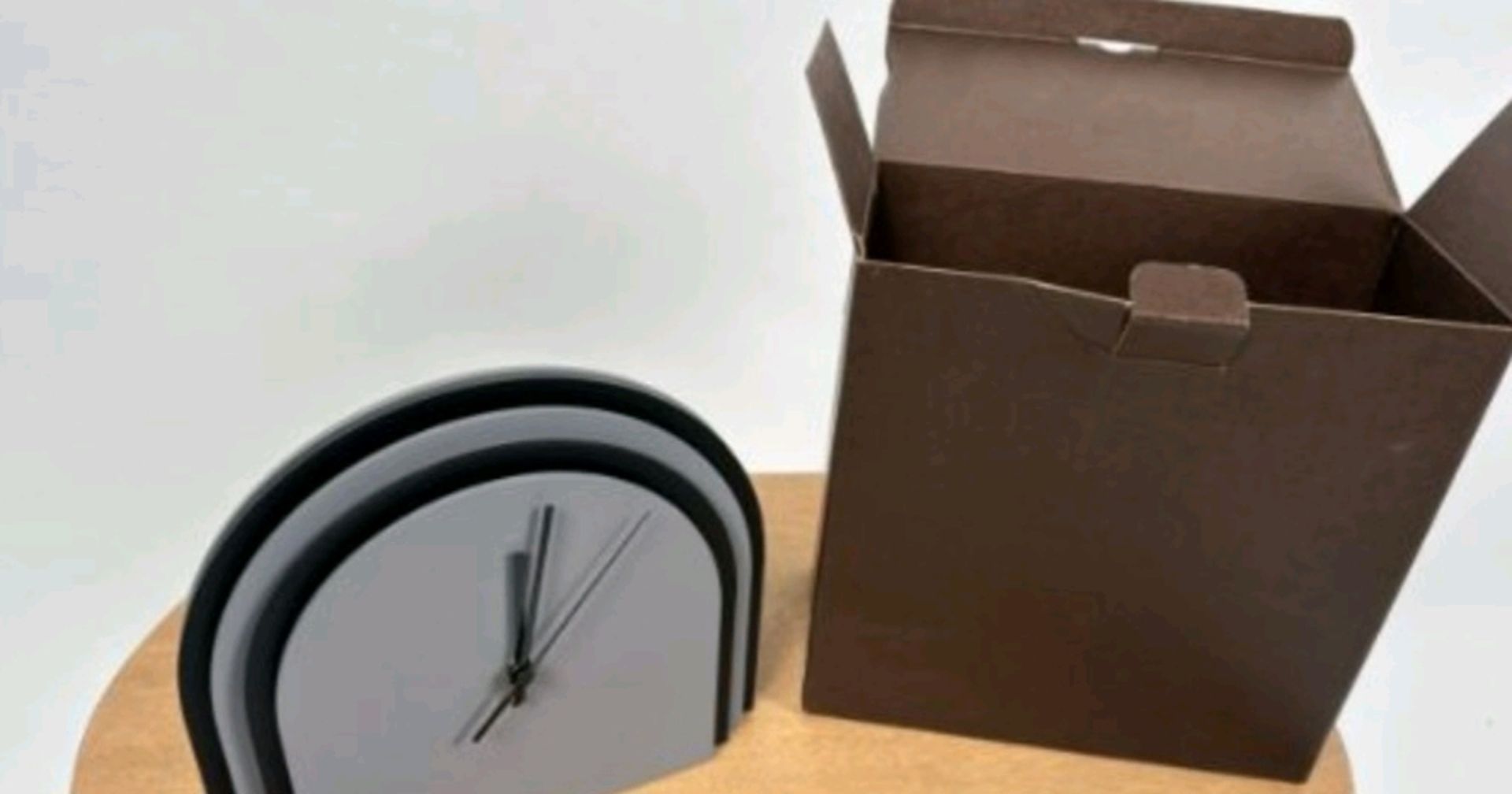 Rudi Grey Central Desk Clock - Image 2 of 5